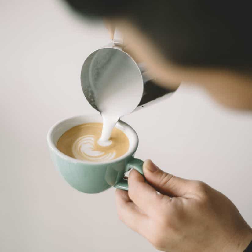 Pourquoi éviter le lait dans votre café