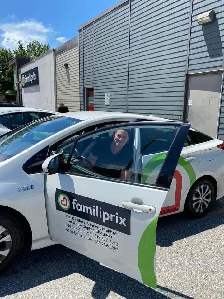 Le sourire d'un Samuel Montembeault aux anges de pouvoir collaborer avec sa mère sur le plan professionnel.