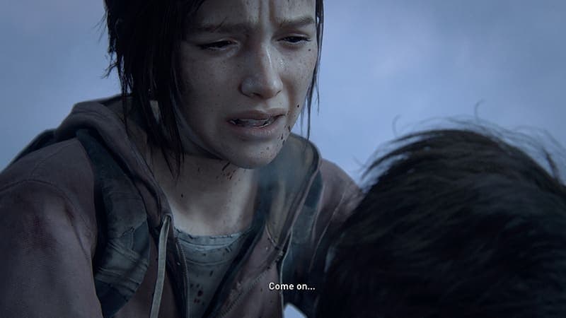 Ellie n'a que 14 ans, elle ne sait pas trop quoi faire avec la blessure de Joel.