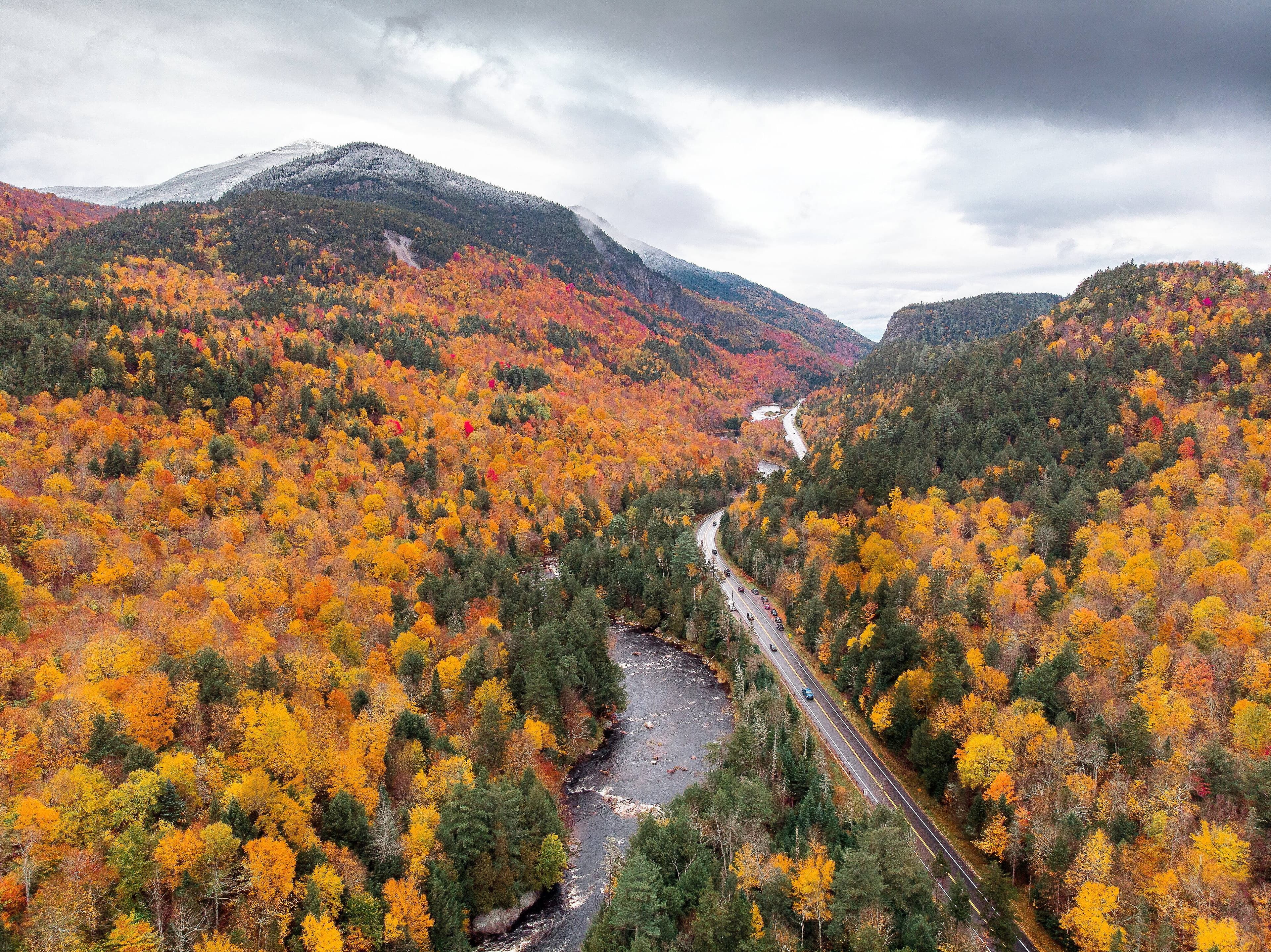 On peut jouir d’une superbe vue depuis le sommet de Cobble Lookout, notamment sur Wilmington Notch et ses environs.