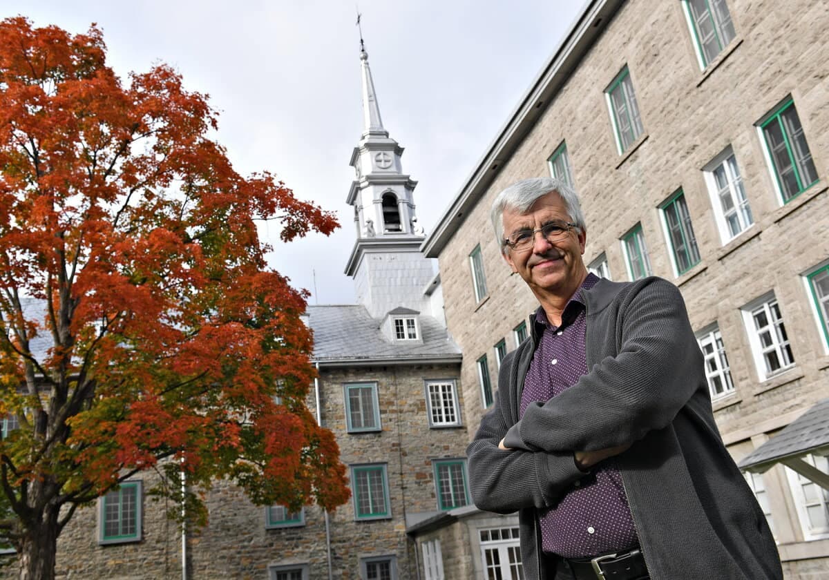 Denis Robitaille a écrit le roman «Quatre cents hivers», qui raconte l’histoire de l’Hôpital général de Québec par l’intermédiaire de plusieurs personnages.