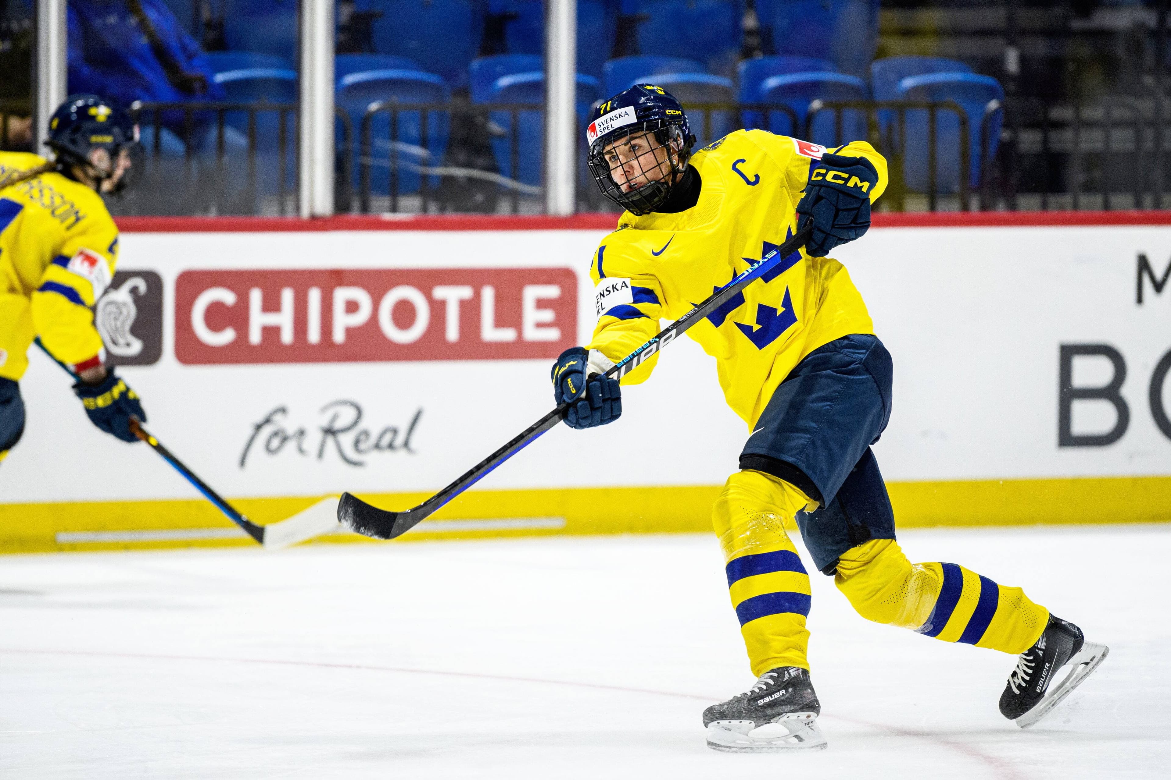 Anna Kjellbin en action lors d’un Championnat du monde de hockey féminin, en avril dernier, à Utica, dans l’État de New York.