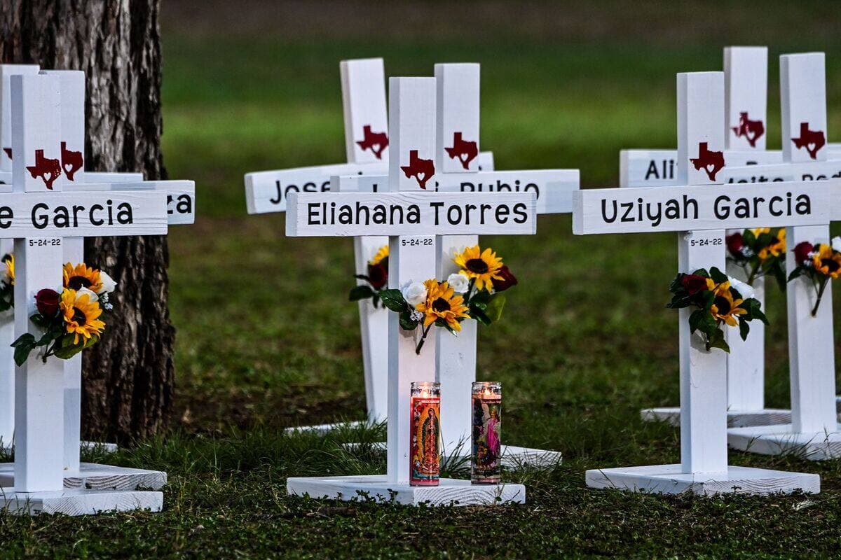 Hommage aux victimes de la fusillade dans une école du Texas.