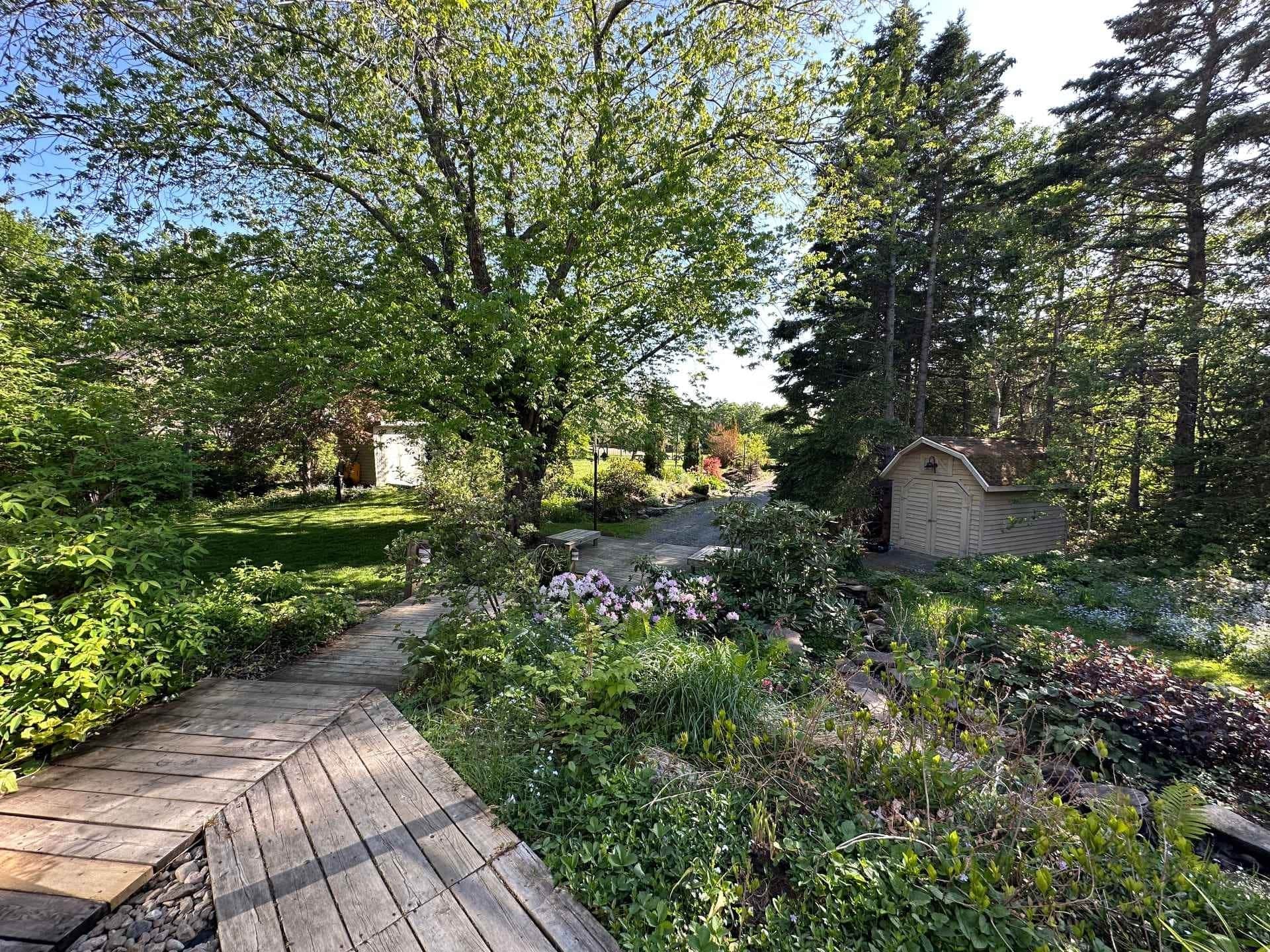 Courtoisie René Proulx, Via Capitale