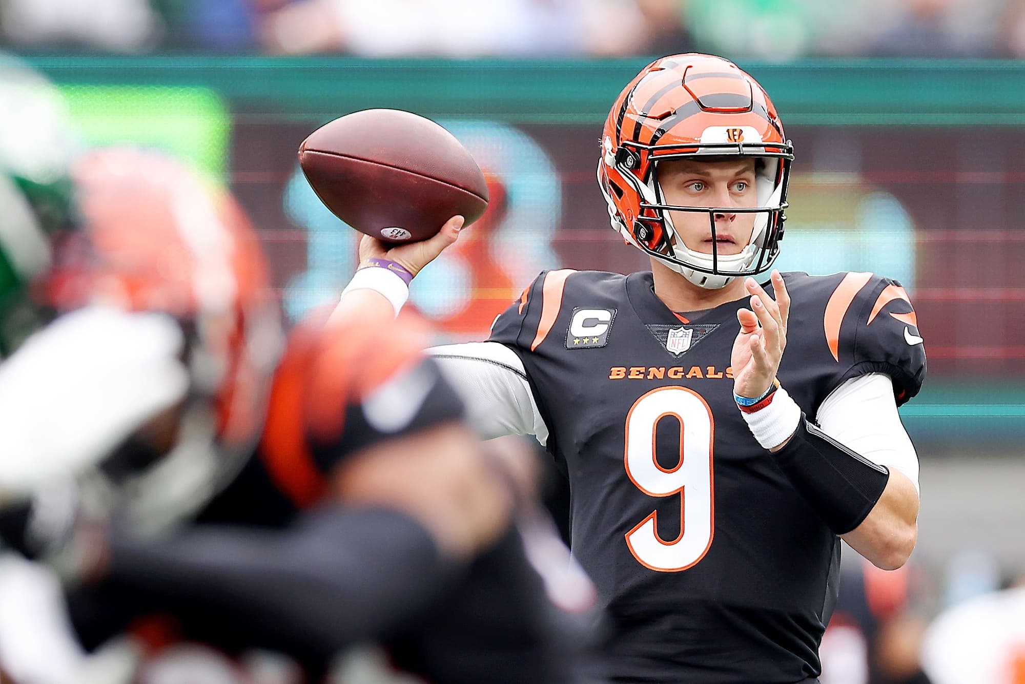 Joe Burrow en action lors du match des Bengals, dimanche.