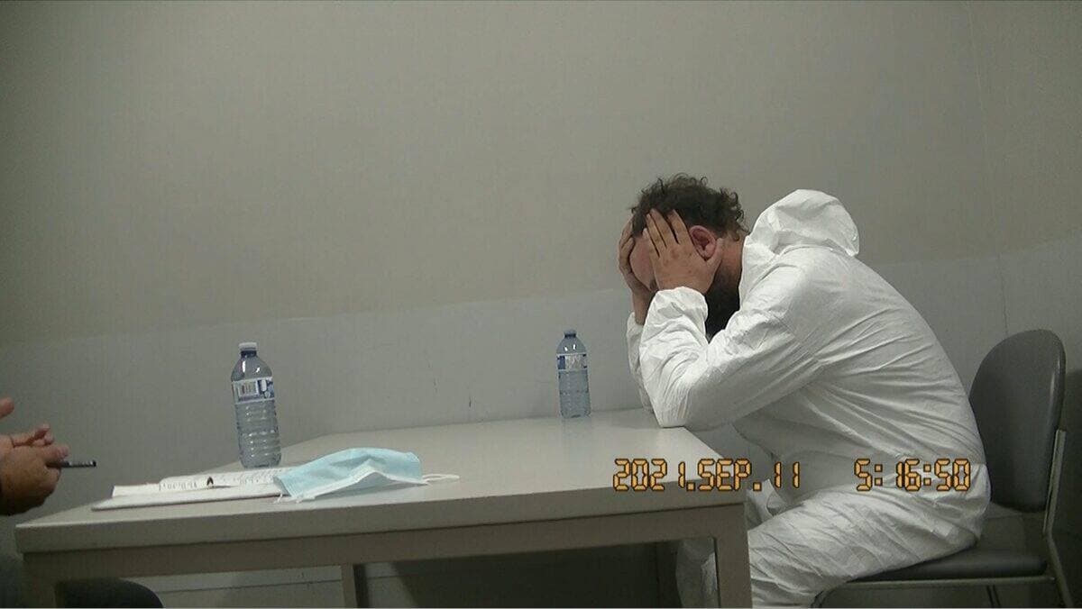 Martin Lévesque, accusé de meurtre, lors de son interrogatoire au poste de la Sûreté du Québec à Pont-Rouge, le 11 septembre 2021.