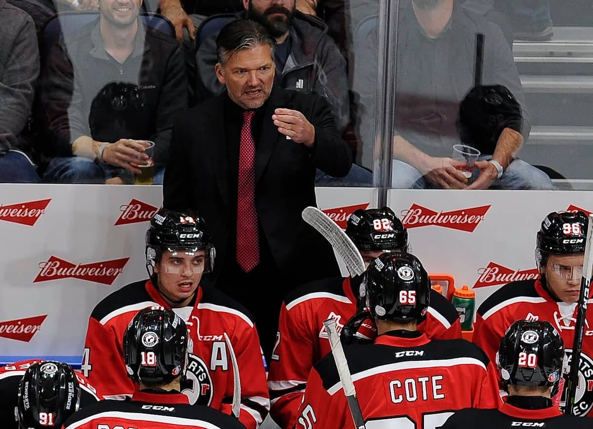 Philippe Boucher derrière le banc des Remparts de Québec, le 27 octobre 2017.