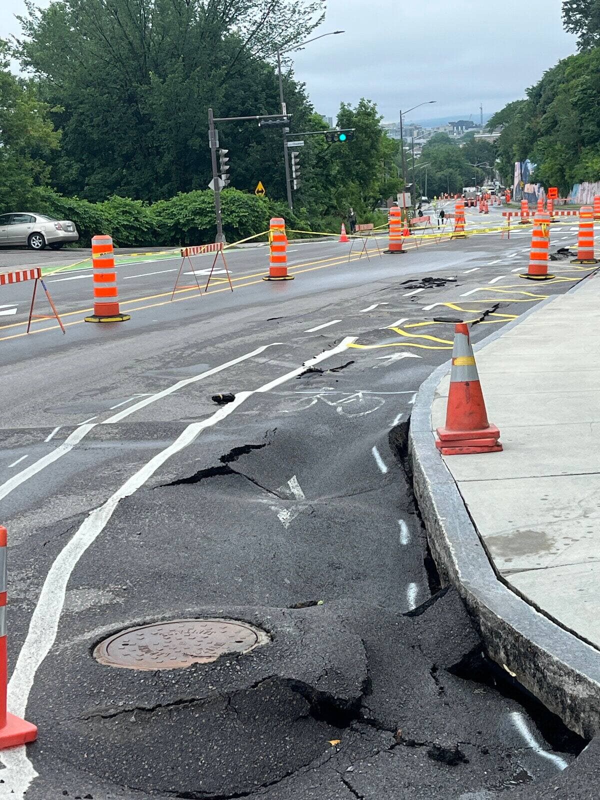 La côte de la Pente-Douce a été fortement endommagée jeudi.
Photo: Catherine Bouchard
Déposée le 17 juillet 2025