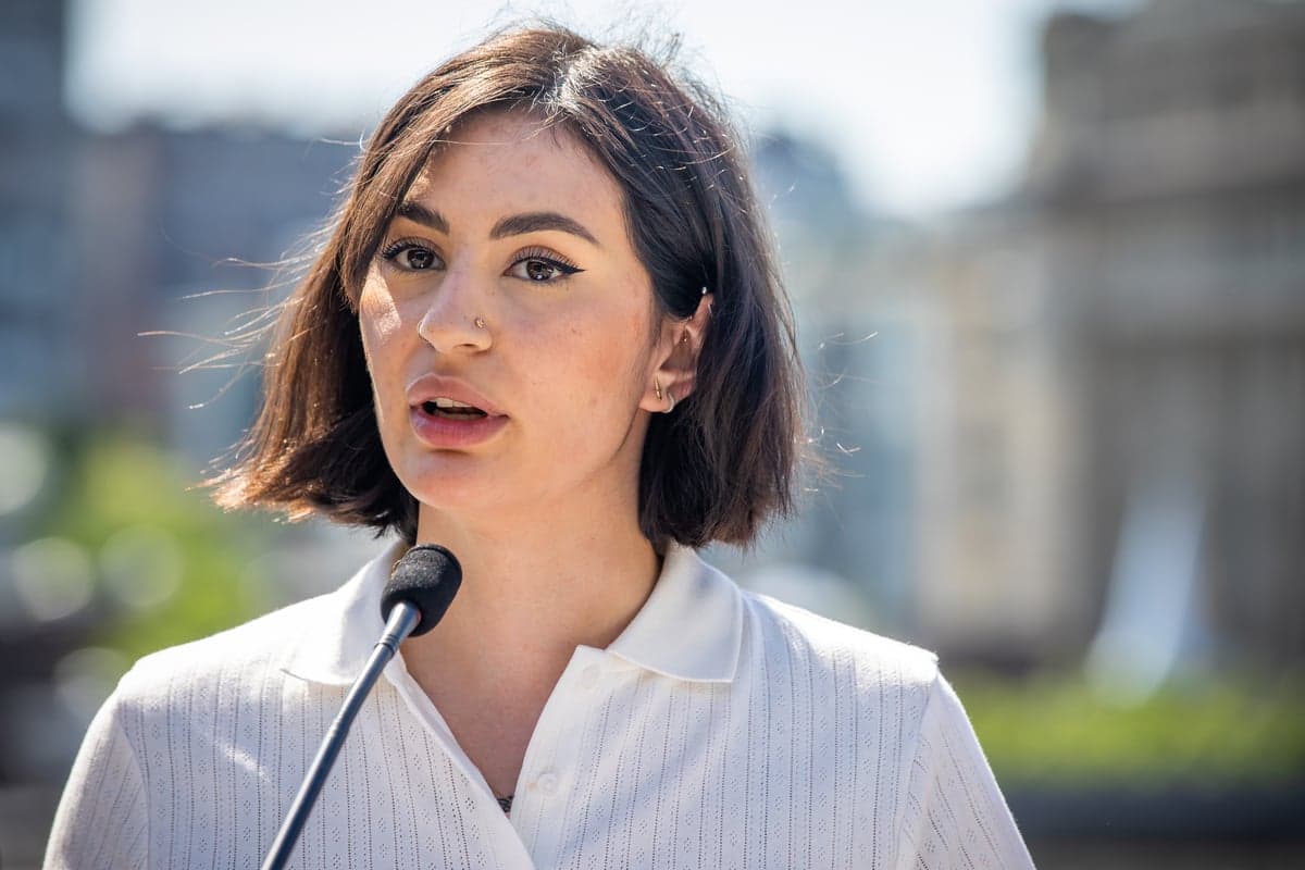 PHOTO AGENCE QMI / TOMA ICZKOVITS