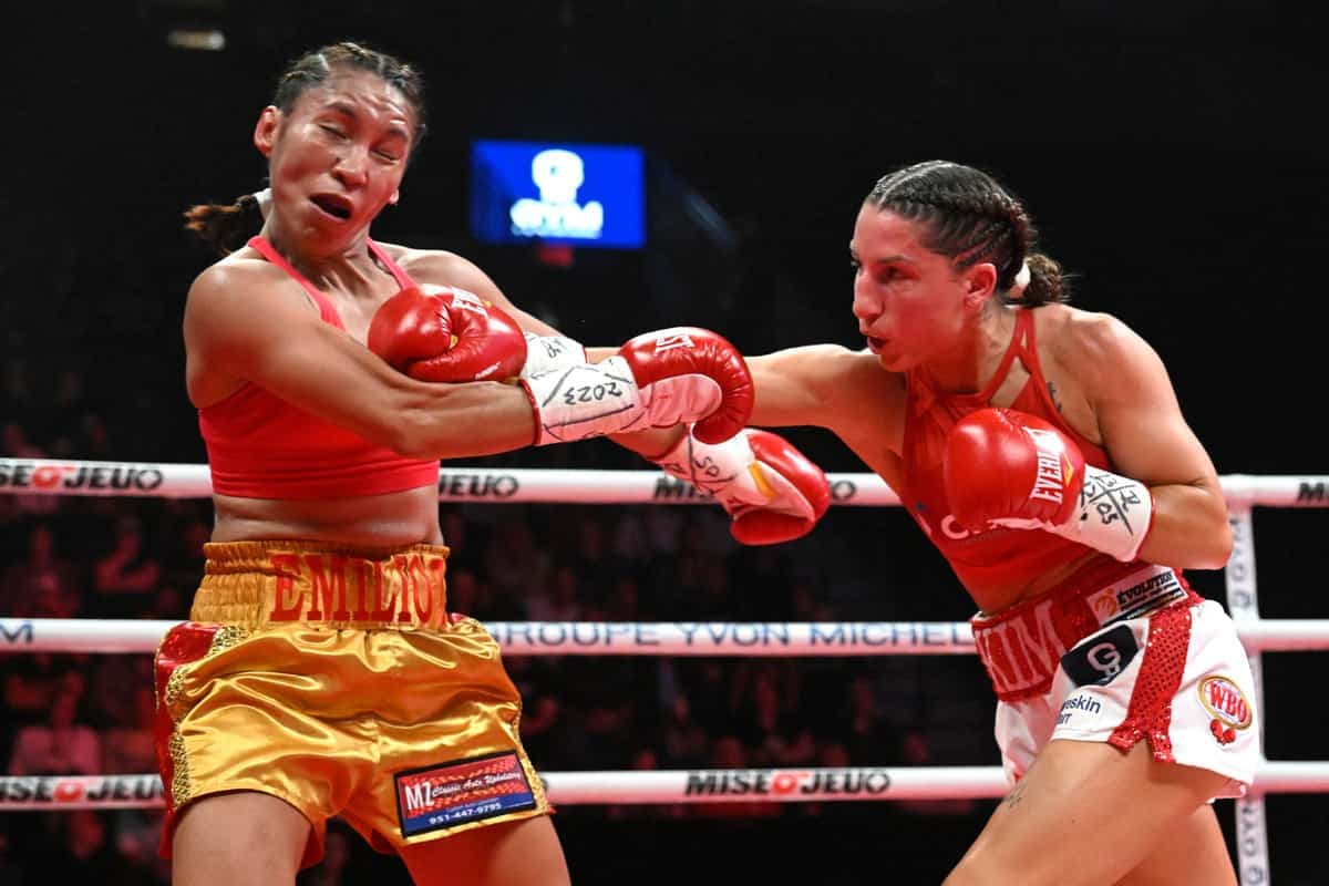 Kim Clavel a solidement atteint Naomi Arellano Reyes, hier, à la Place Bell.