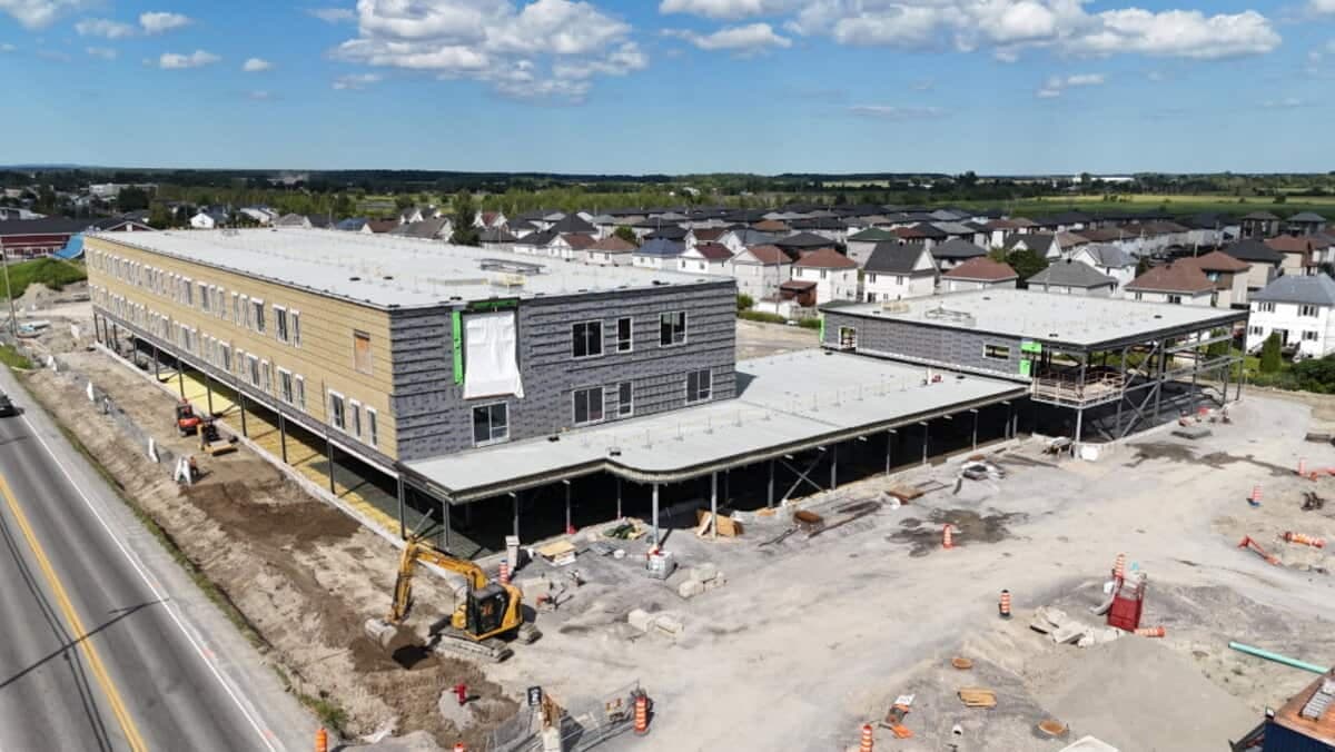 La nouvelle école primaire à Saint-Lin-Laurentides, dont le coût a baissé de 34% par rapport au budget initial, ouvrira ses portes en septembre 2026.