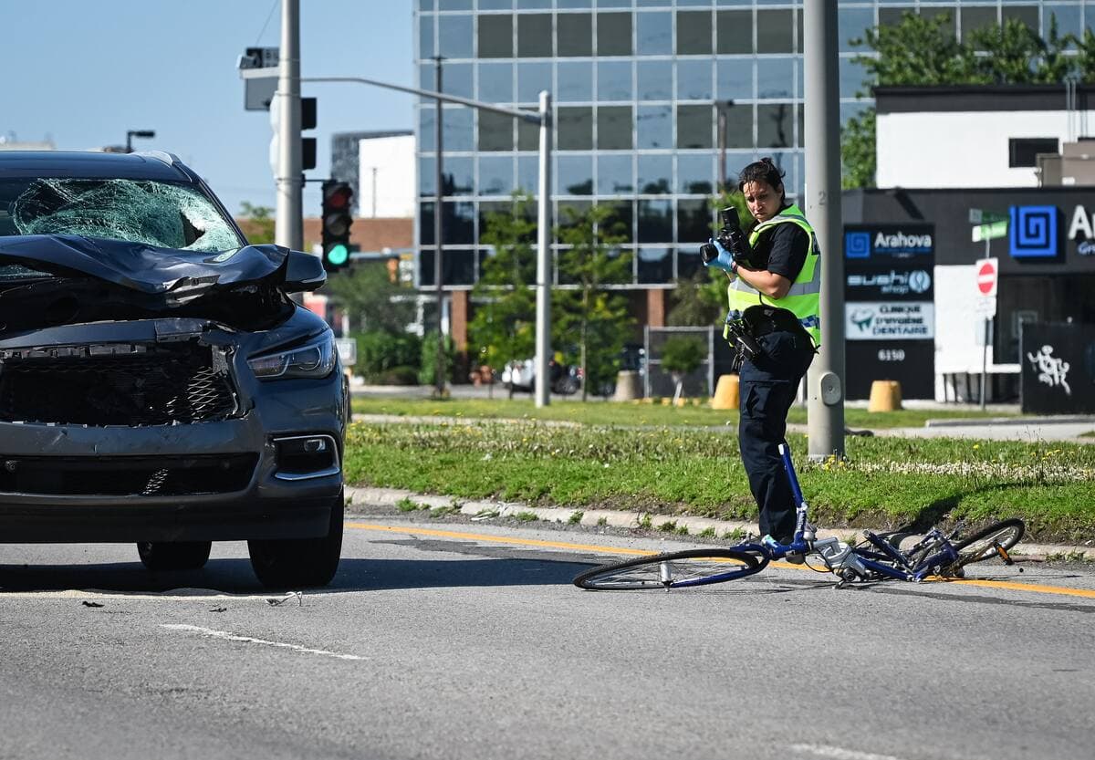 Un cycliste de 25 ans repose dans un état grave après avoir été fauché à Brossard, sur le boulevard Taschereau.