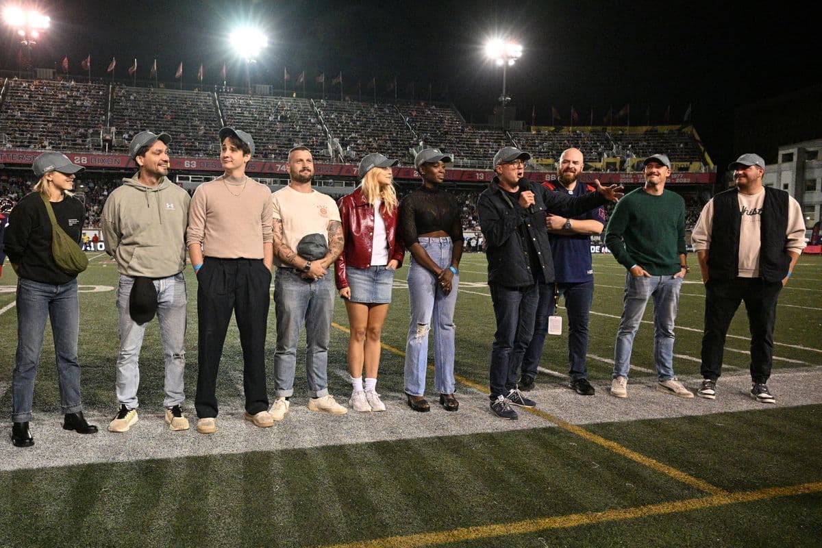 L'acteur Vincent-Guillaume Otis s'est adressé aux spectateurs avant le match des Alouettes, vendredi soir.