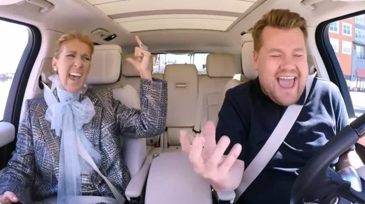 L’émission «The Late Late Show with James Corden» a popularisé le karaoké au volant. Céline Dion s’est prêtée au jeu en 2019. On la voit ici avec l’animateur, James Corden.