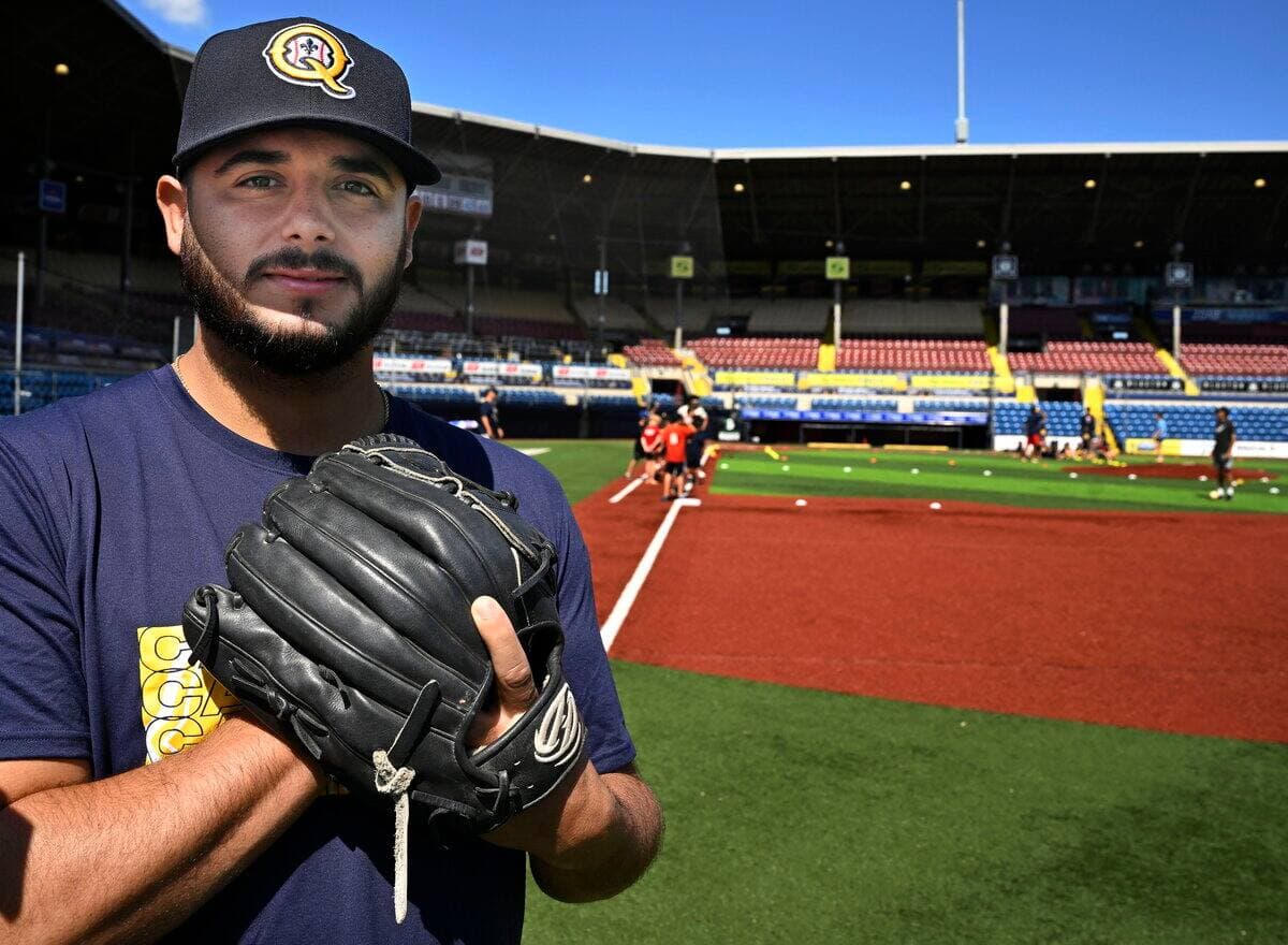 Nouveau venu chez les Capitales, le lanceur américain Hector Sepulveda a pris soin de découvrir le côté historique du Stade Canac, lui qui amorcera son premier match samedi.