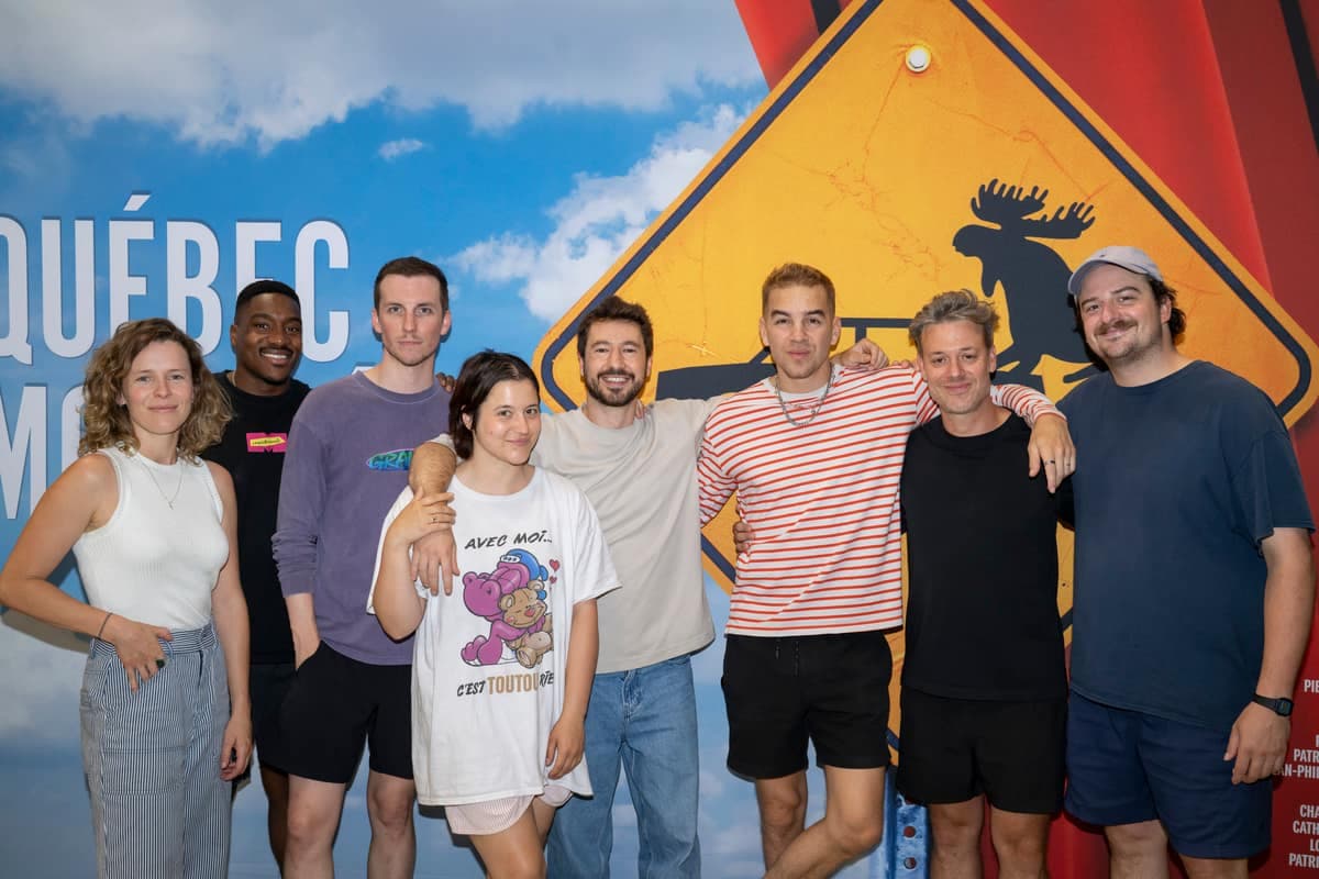 Charlotte Aubin, Patrick Emmanuel Abellard, Pier-Luc Funk, Catherine Brunet, Simon Pigeon, Antoine Pilon, Mickaël Gouin et Louis Carrière, dans le cadre de la répétition devant les médias de la pièce «Québec-Montréal sur scène».