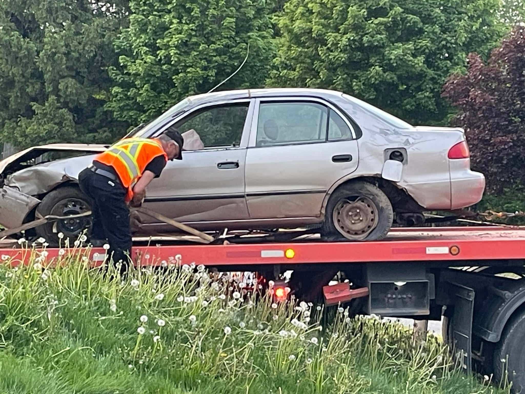 Le véhicule a rapidement été remorqué après que son occupant eut semé la pagaille.