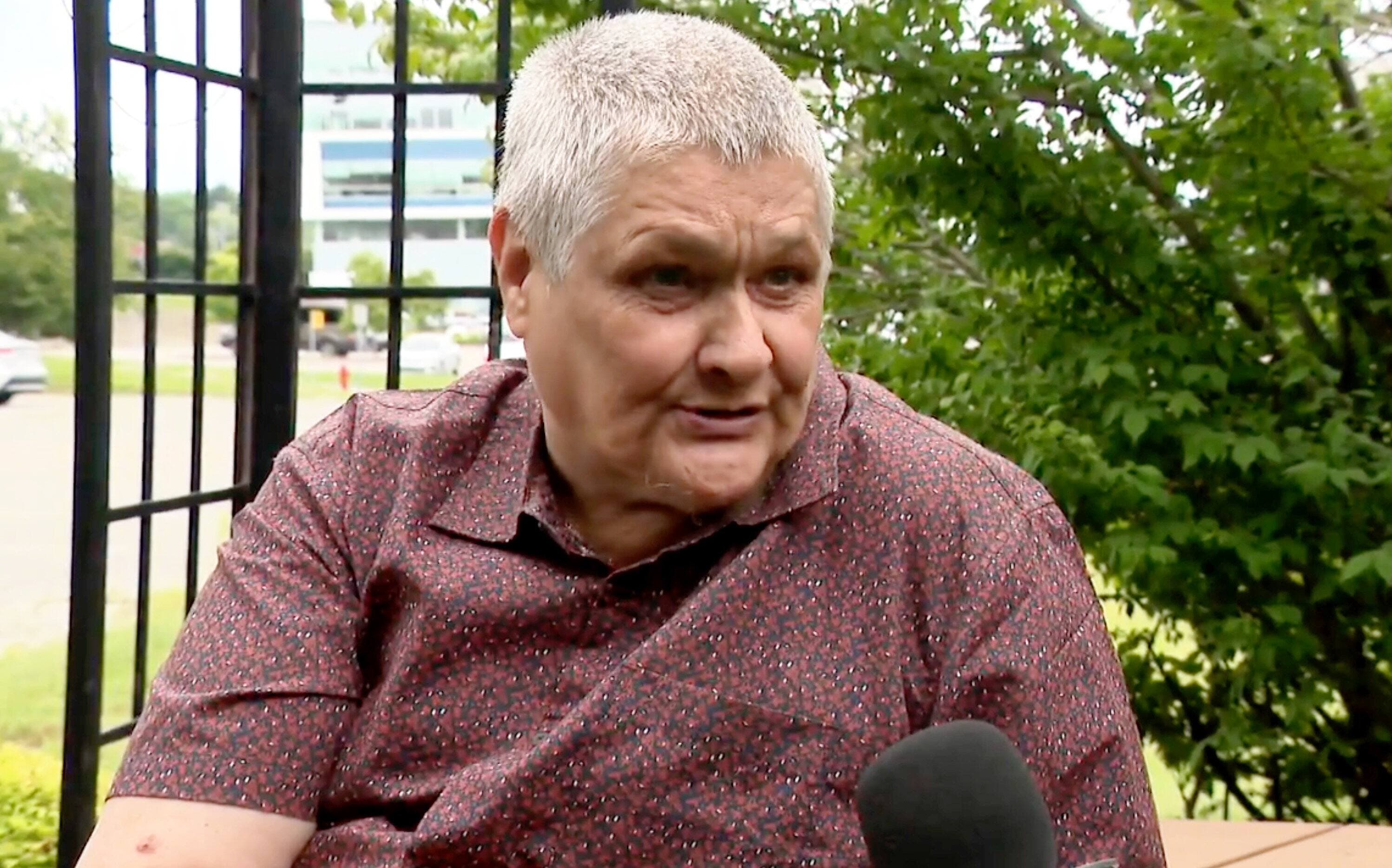 Richard Fortier, un Sherbrookois de 67 ans désormais en prison après avoir été pincé avec 50 000 cigarettes de contrebande. Fortier a été pris sur le fait avec sa chienne d’assistance, selon la Cour du Québec.