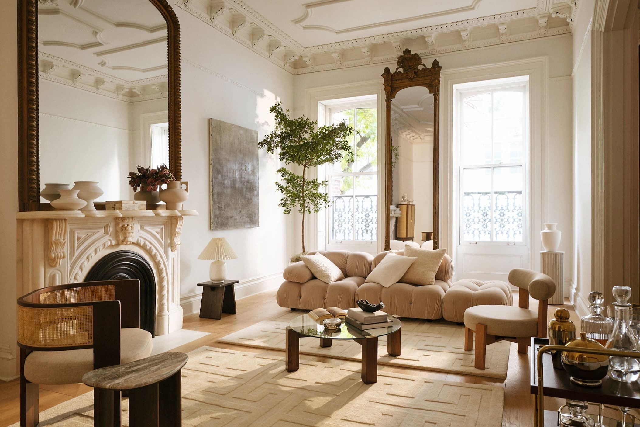 Magique, réconfortant, le foyer constitue un point focal naturel.