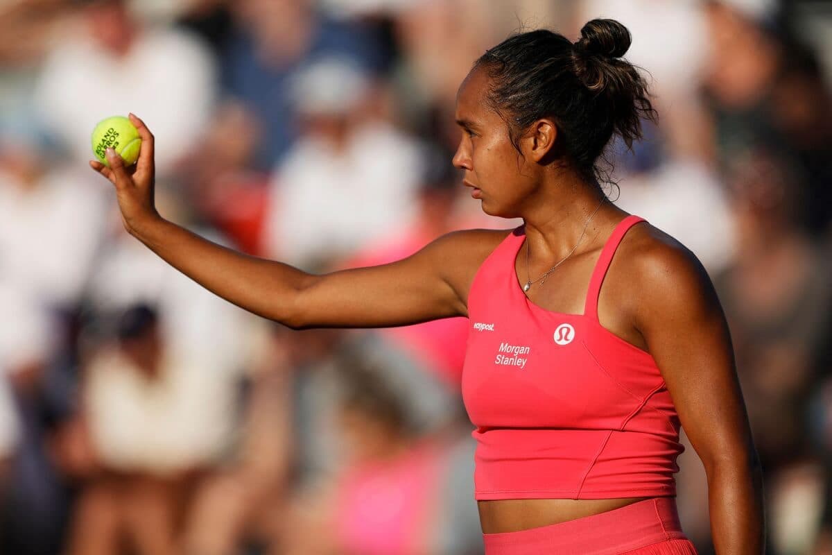 Leylah Annie Fernandez lors de son match de simple face à Clara Tauson.