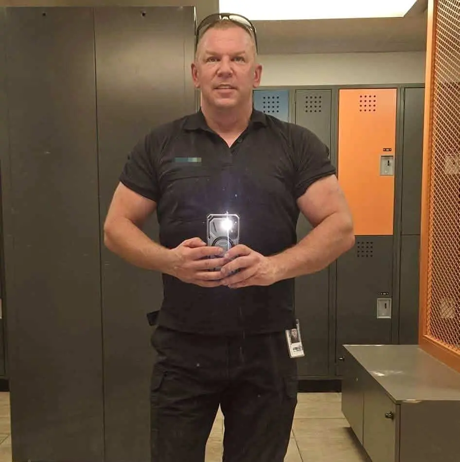 Éric Laforge, un homme de Gatineau qui a avoué son implication dans un lucratif réseau de piratage de milliers de chaînes télévisées, devra payer une amende de 50 000$ et se fera saisir l’équivalent de plus de 200 000$ de biens liés à la criminalité, dont sa voiture Tesla.