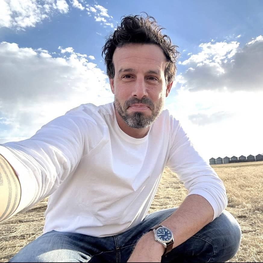 Robert Karch est décédé à 47 ans après s’être intoxiqué en repeinturant sa piscine.