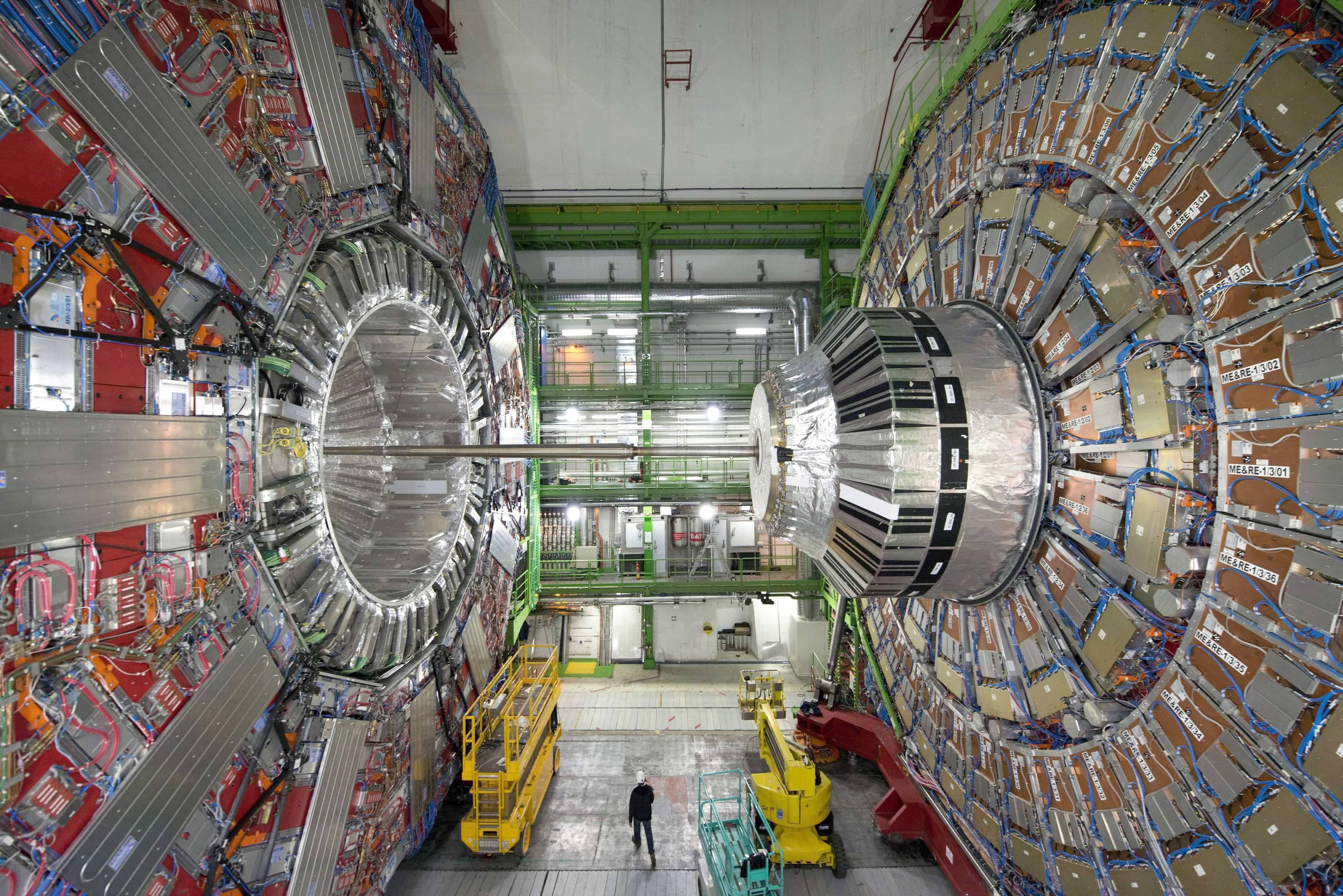 Une partie du grand collisionneur de Hadron en 2013.