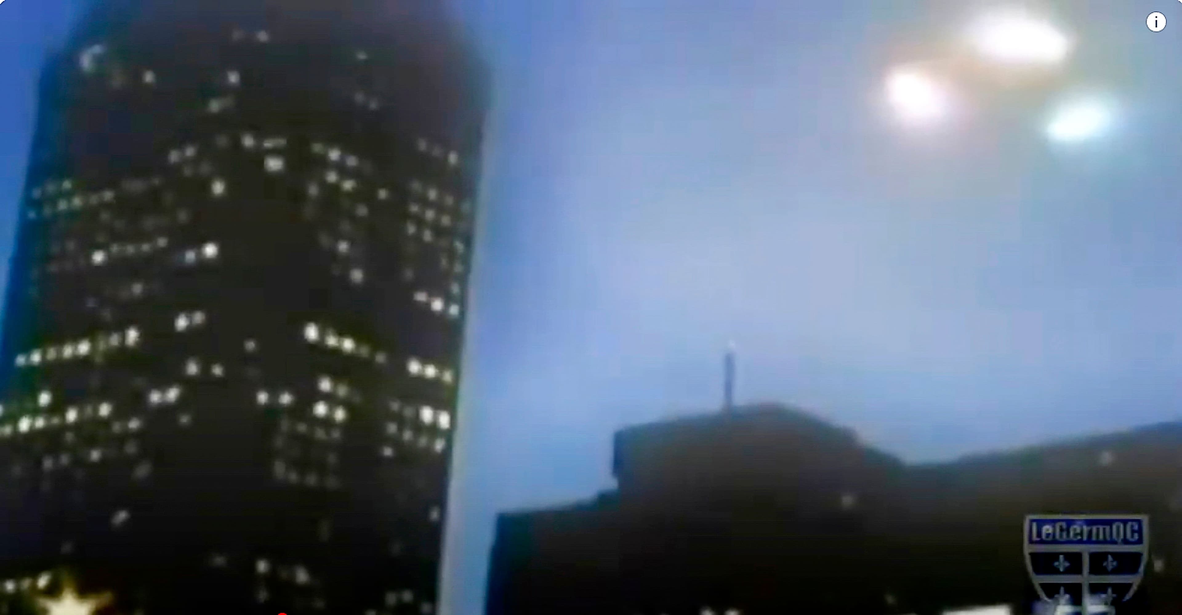 Un ovni aurait été vu au-dessus de la Place Bonaventure, rue Mansfield, à Montréal, le soir du 7 novembre 1990.