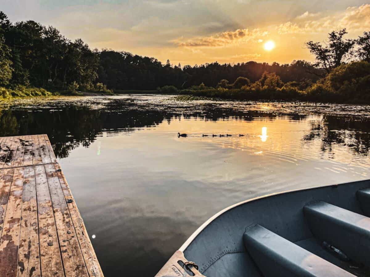 Coucher de soleil sur le lac du Délaissé, au Centre de plein air de Beauport.