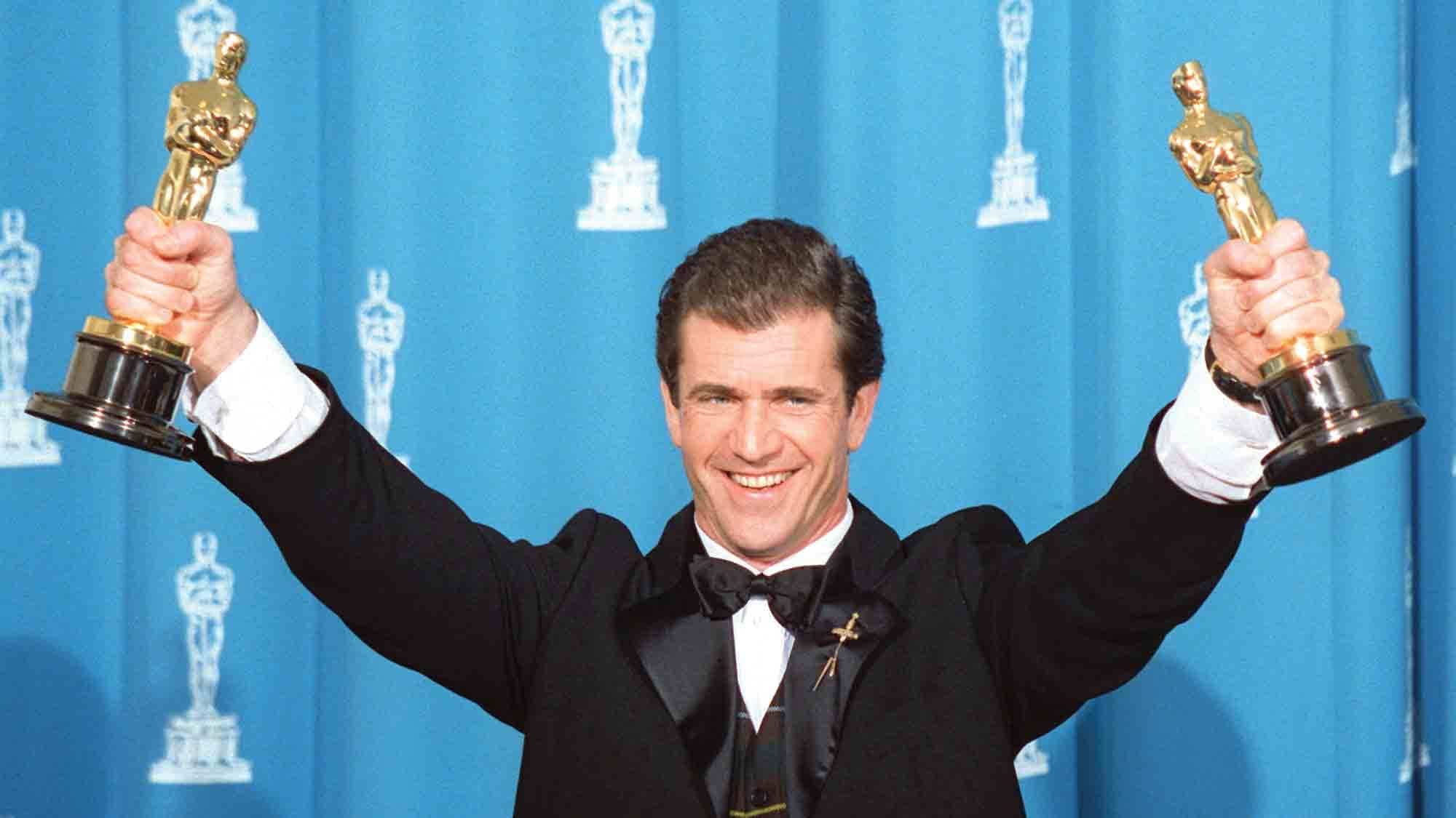 Mel Gibson et ses deux trophées.
