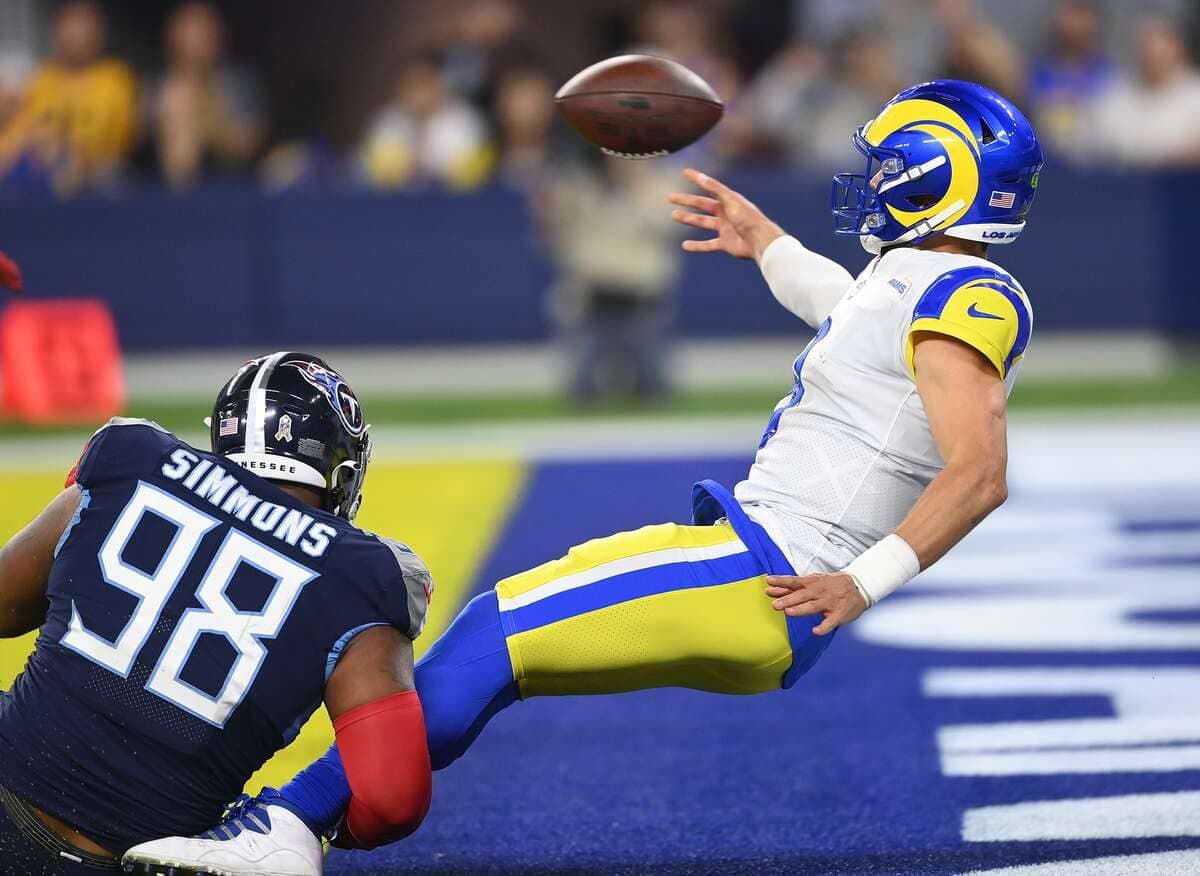 Jeffery Simmons a forcé le quart des Rams, Matthew Stafford, a lancé une interception dimanche soir dernier.