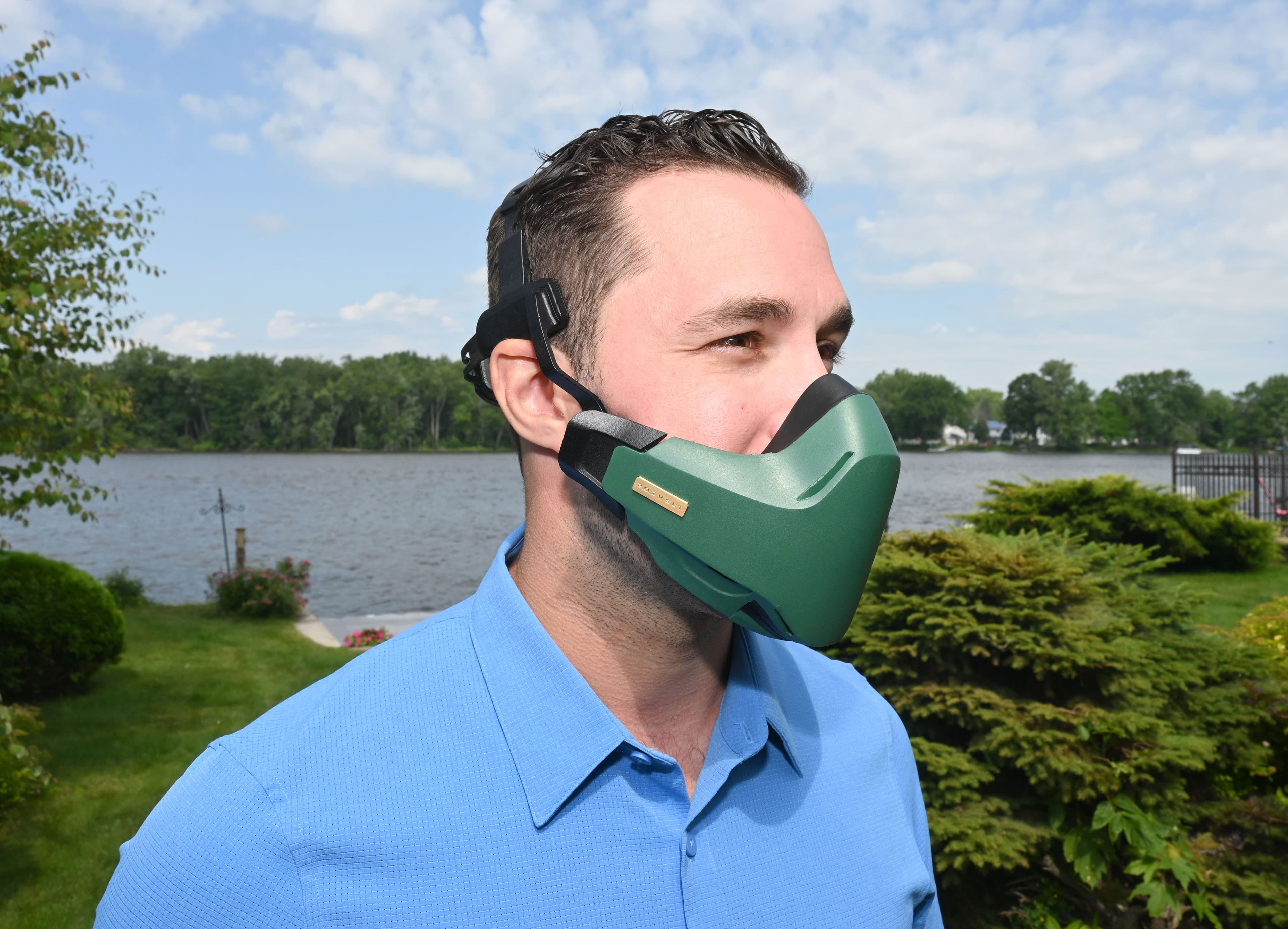 Le masque Rozvelt recouvre entièrement la mâchoire de façon à bloquer toutes dispersions d’odeurs provenant de la bouche.