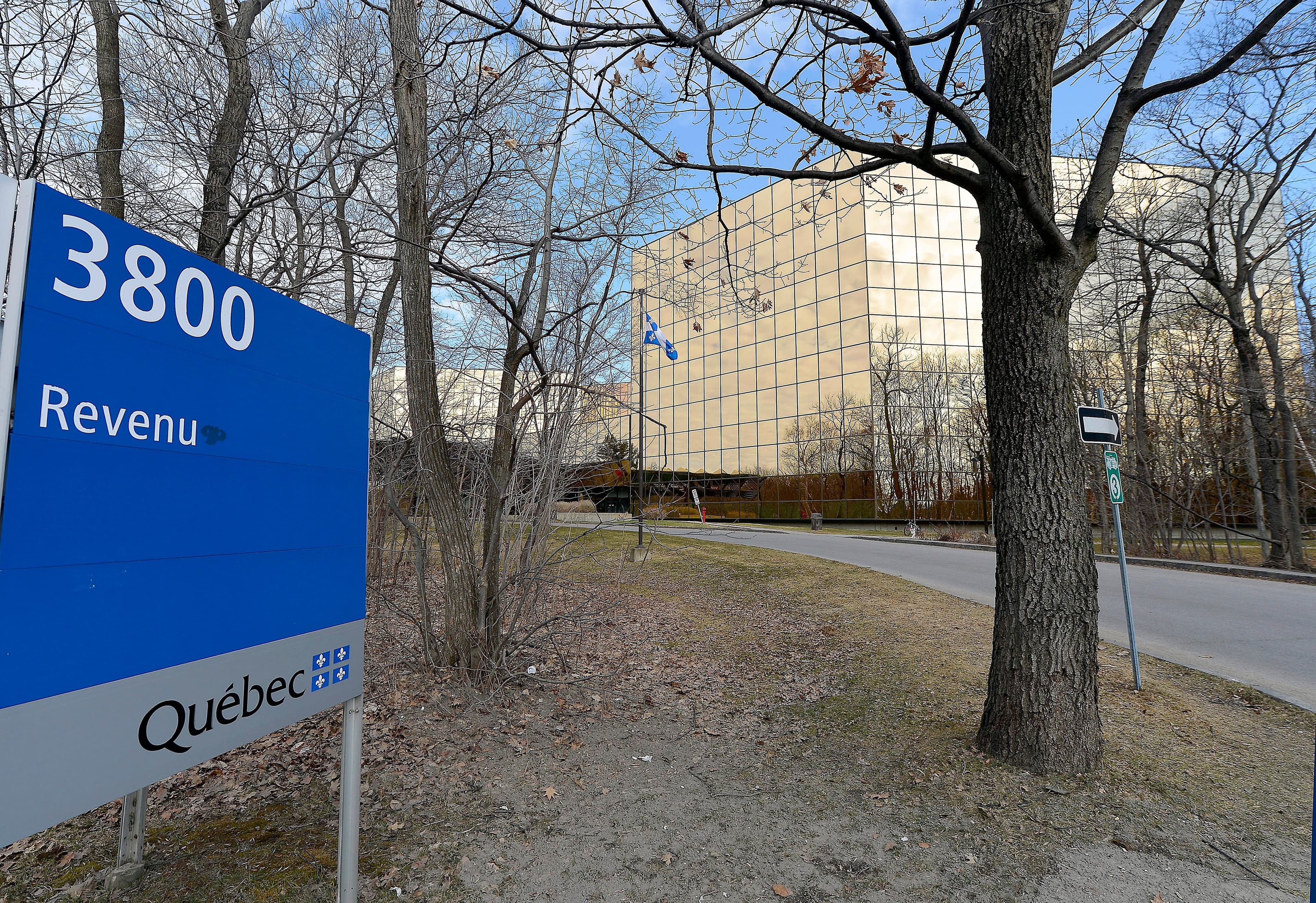 On nous raconte que les gouvernements font constamment des coupes… et finalement, ils grossissent.