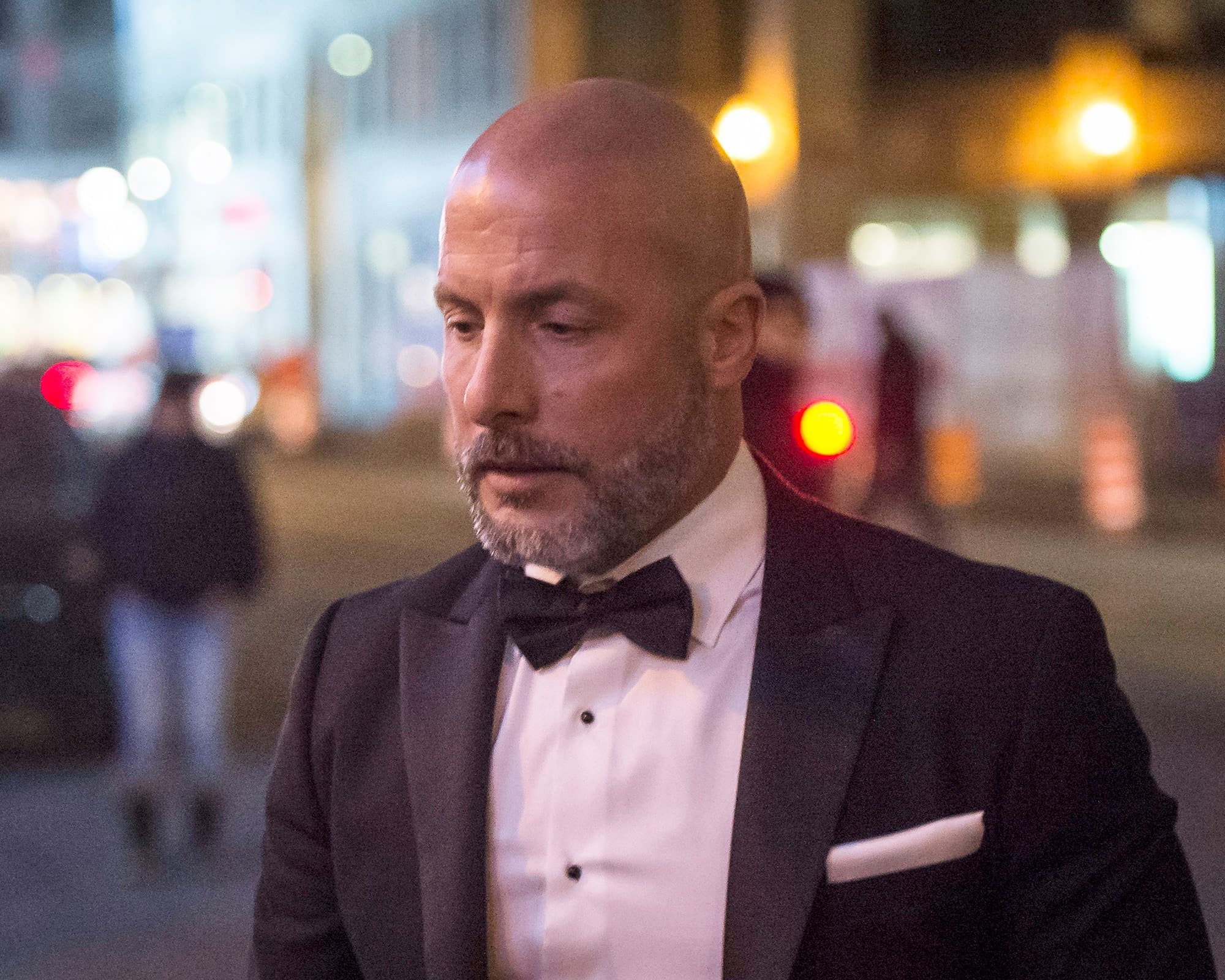 Martin Robert, le soir de ses noces au centre-ville de Montréal, en 2018.