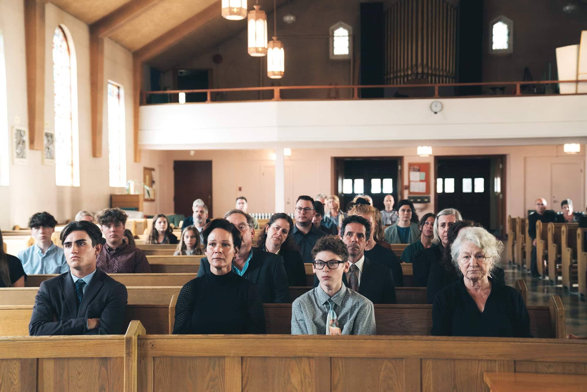 À la mort de son mari, Élisabeth prend une décision qui changera sa vie.