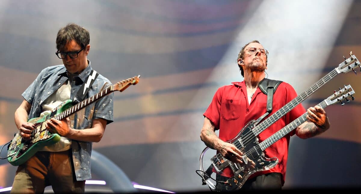 Rivers Cuomo et Scott Shriner.