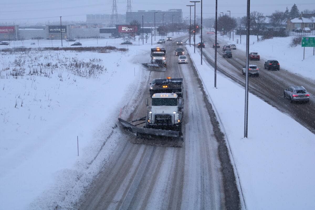 Carambolage sur l'autoroute Laurentienne à la hauteur de Lebourgneuf, le 6 janvier 2022.