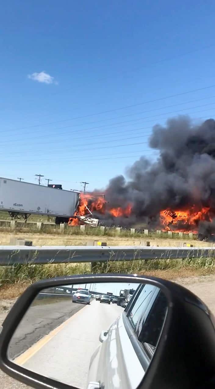La violente collision en chaîne a causé un incendie en bordure de l’autoroute 440, le 5 août 2019. Quatre personnes ont perdu la vie et une quinzaine ont été blessées.