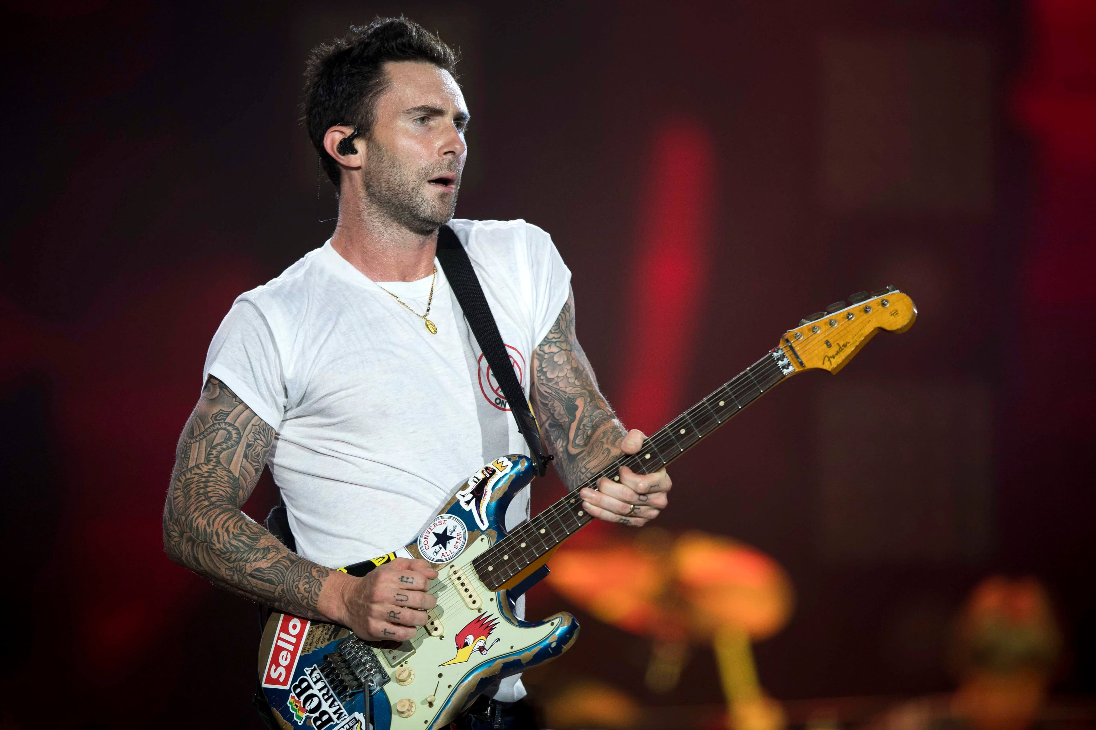 Après avoir annulé la presque totalité des concerts que le groupe devait donner au cours des prochaines semaines, Adam Levine et la formation Maroon 5 débarquent, samedi soir, sur les Plaines avec leurs nombreux succès.