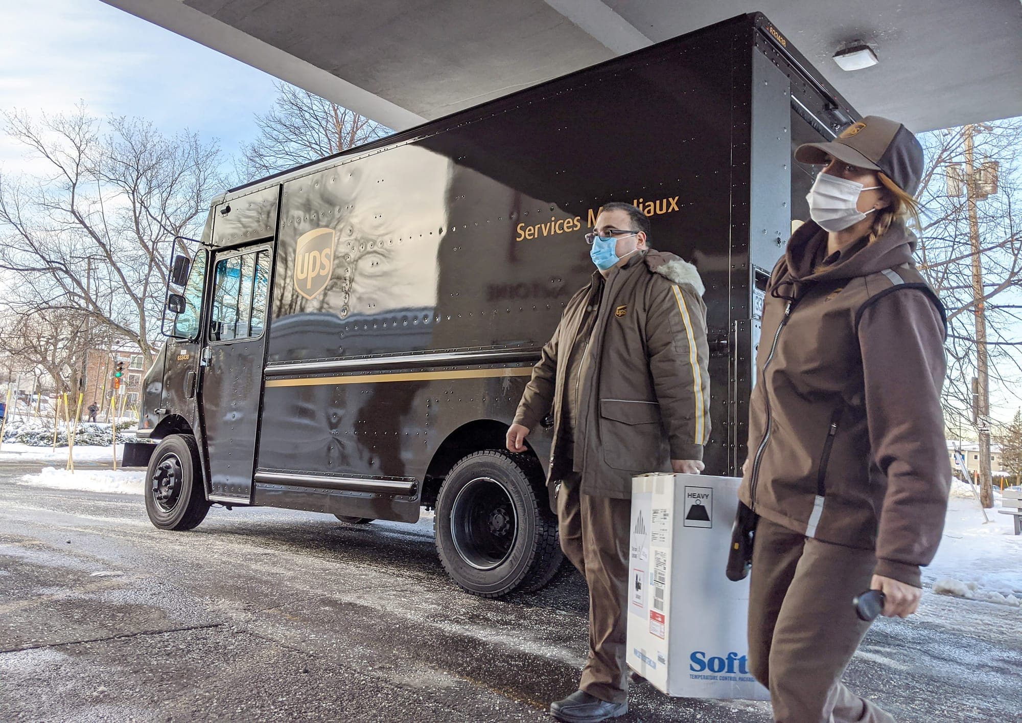 Les premières livraisons de vaccins étaient sécurisées vu l’enjeu majeur qu’elles représentaient.