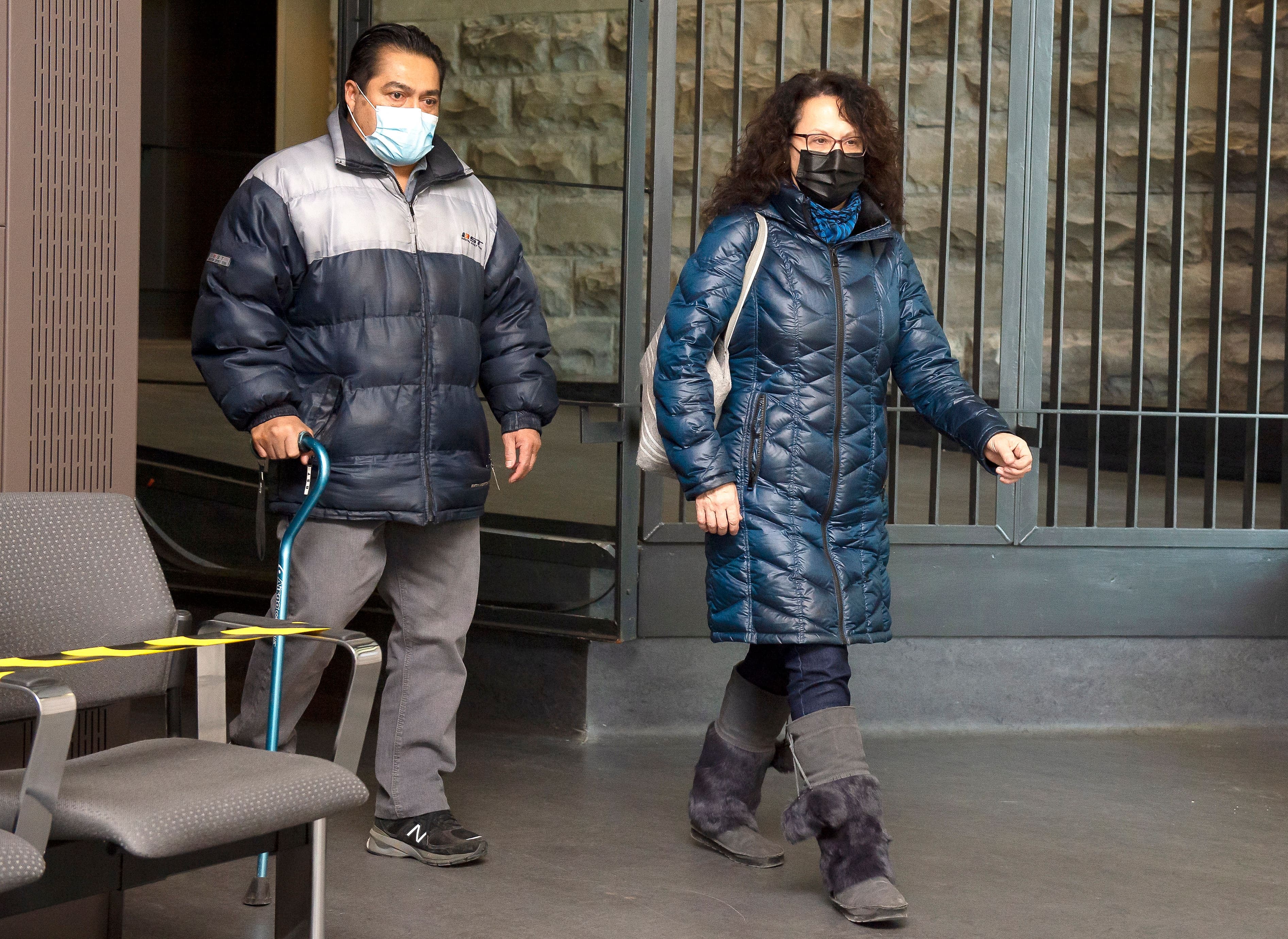 Emil Chicas et sa femme, Rosalina Henriques, que l’on voit ici au tribunal lundi dernier, prenaient place dans le véhicule percuté par l’accusée en juillet 2018.