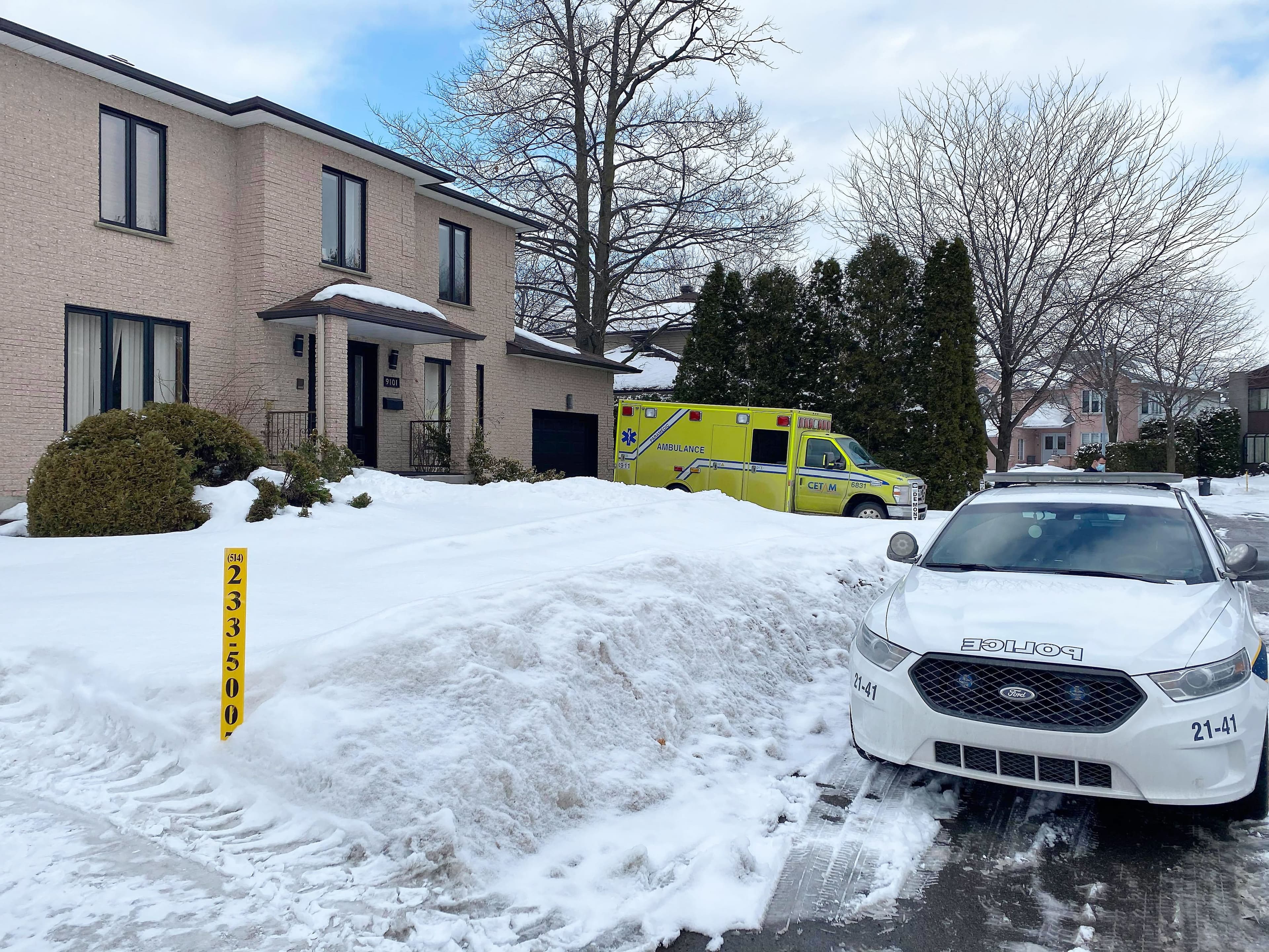 Selon un proche de la famille, sa santé mentale est mise à mal ces jours-ci, au point où Thierry Karsenti a dû être transporté en ambulance hier après-midi.