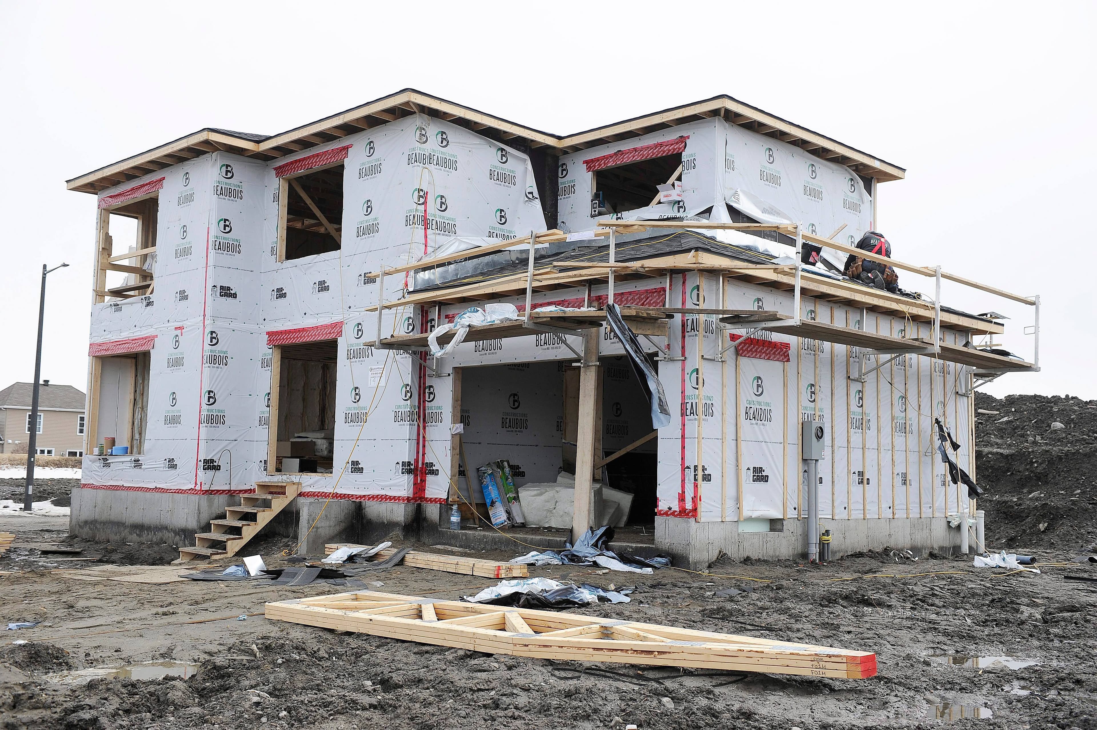 Les primes d’assurance habitation pourraient bondir dès l’automne prochain. Sur la photo, maison en construction à Québec.