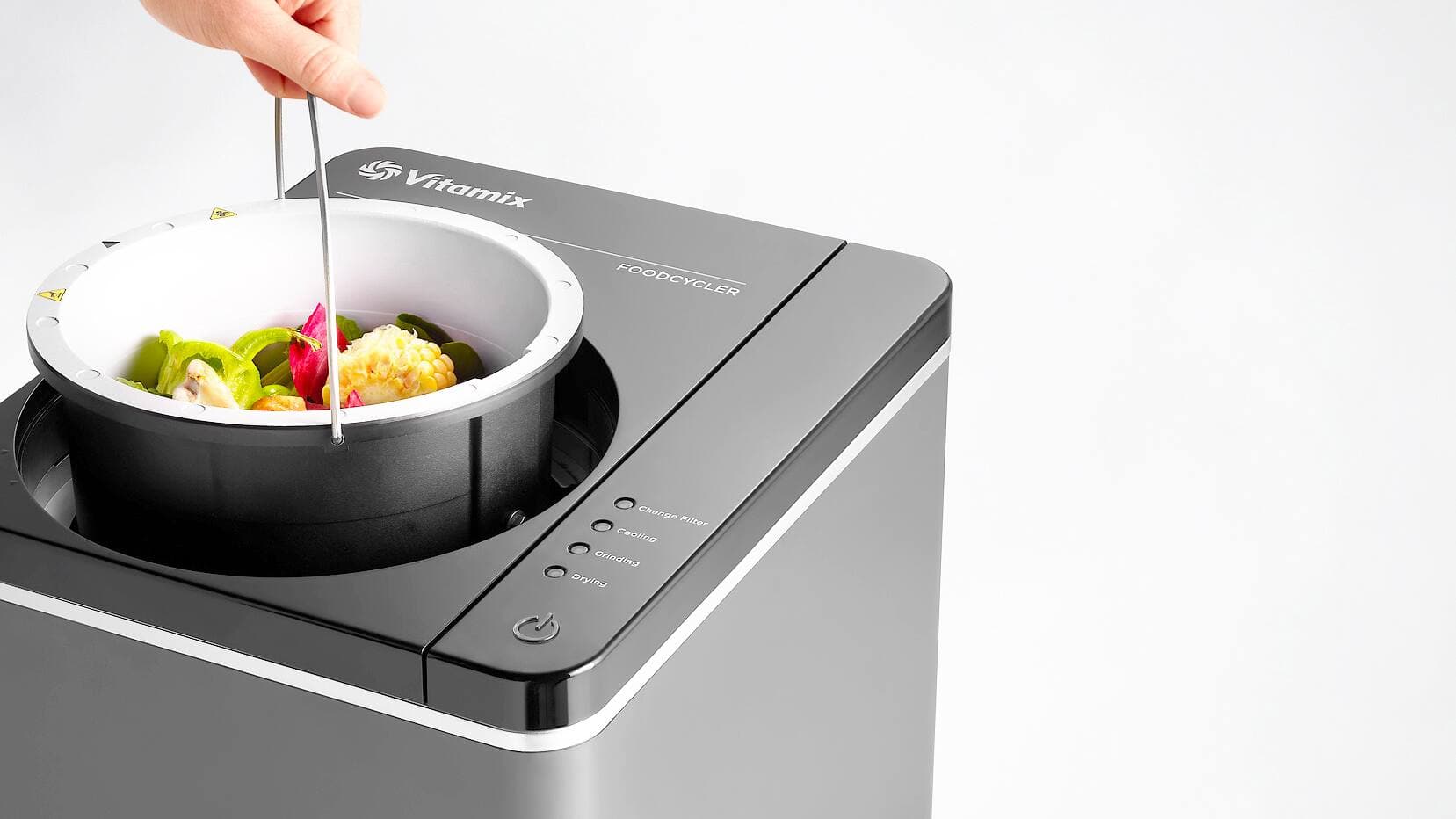 De petits électroménagers, tels que le FoodCycler de Vitamix, permettent de transformer vos déchets organiques en fertilisant.