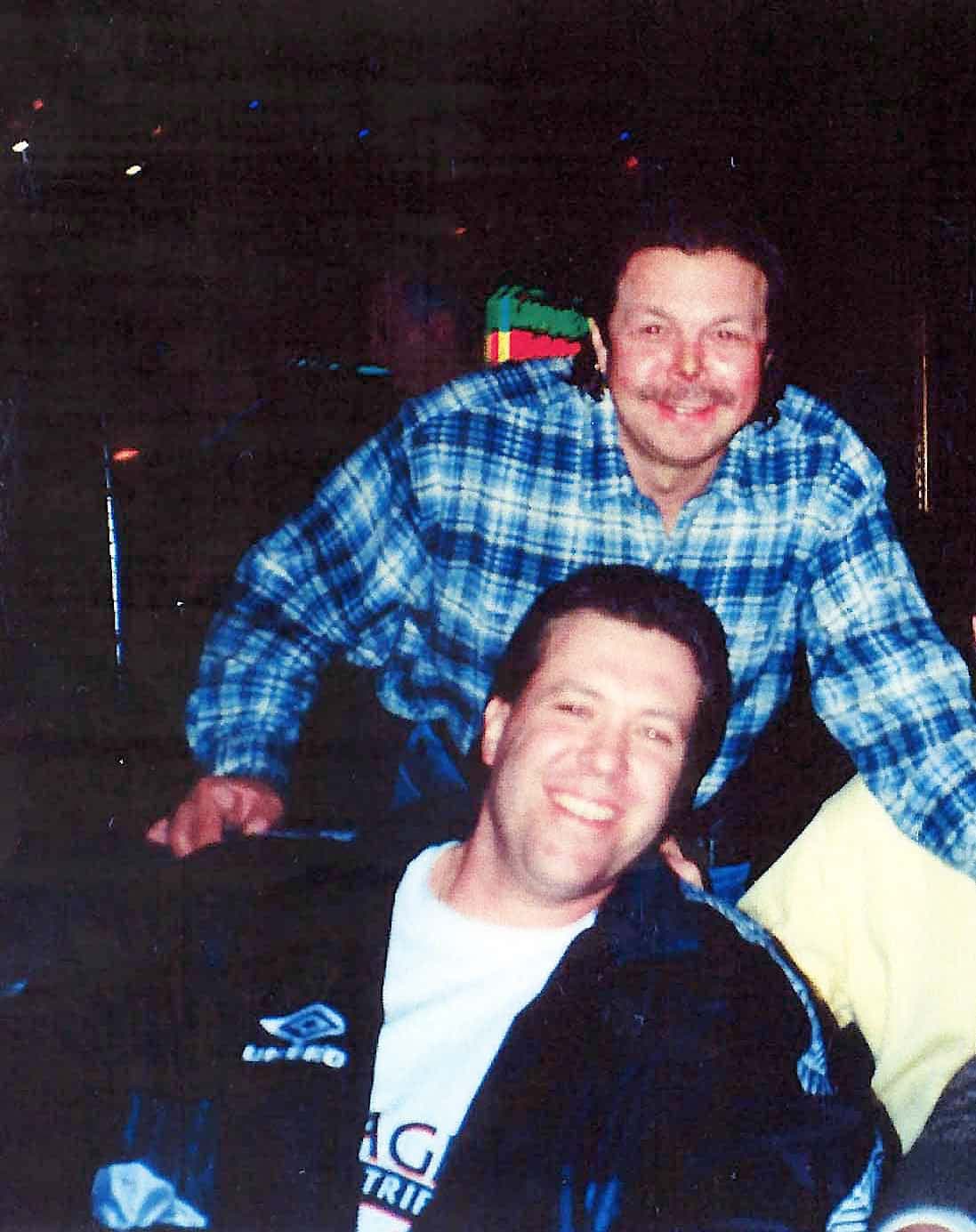 Walter Stadnick (en haut) et Donald Stockford, deux rares ex-membres du défunt chapitre Nomads à faire encore partie des Hells en 2021.