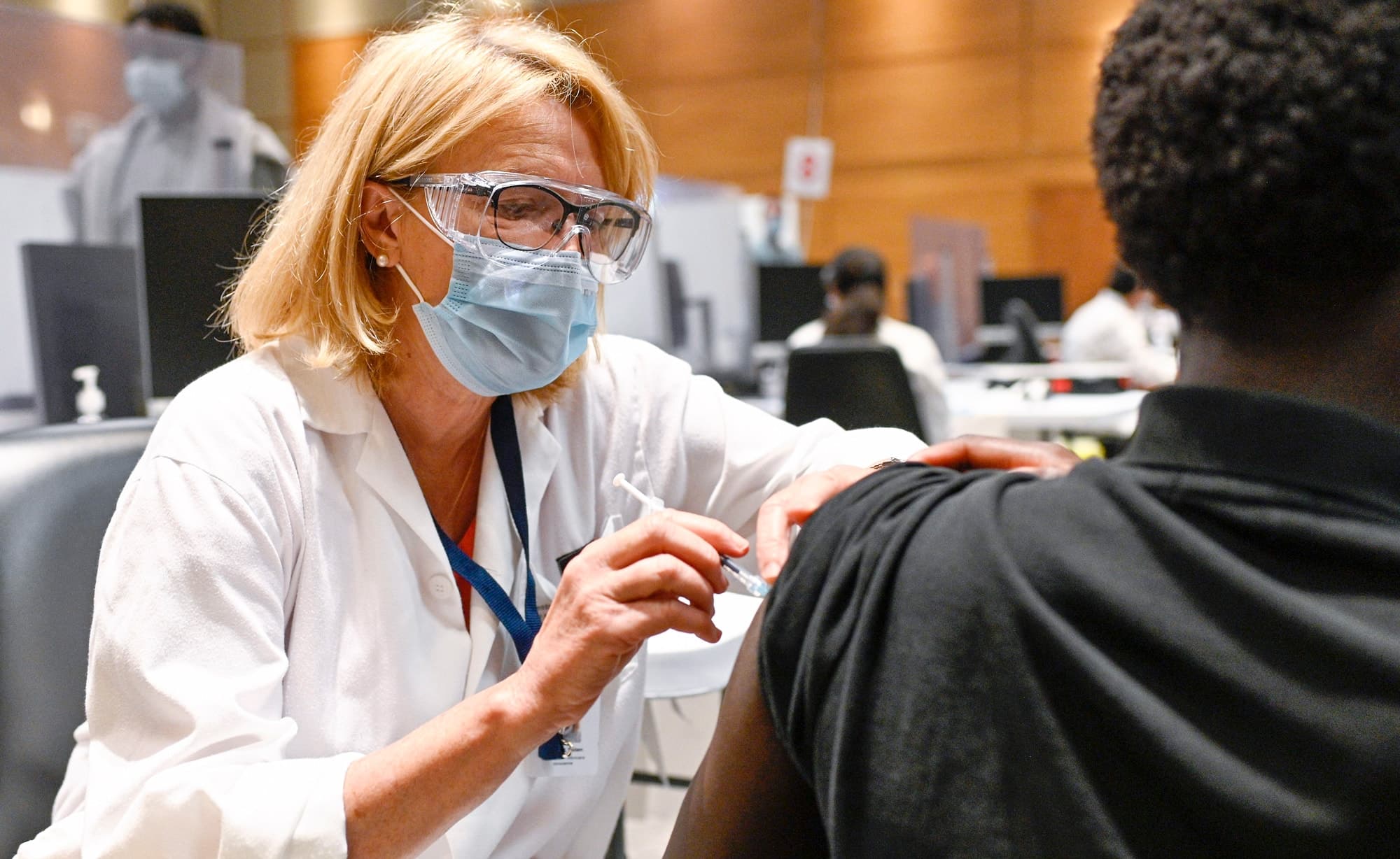 Des professionnels de la santé et des retraités du réseau se sont mobilisés dans toutes les régions du Québec pour mener à bien l’opération vaccination.