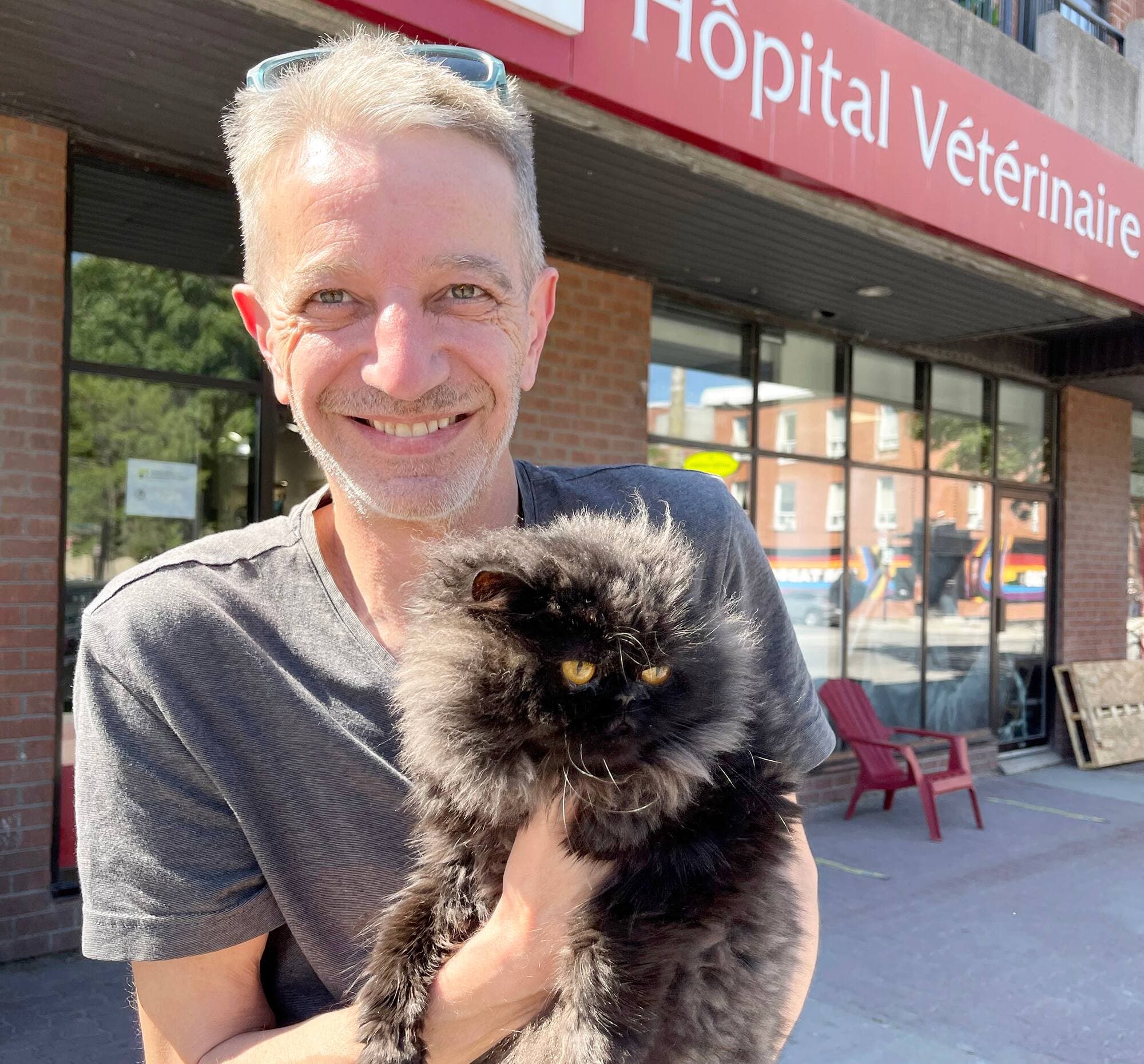 Sébastien Le Maréchal a payé environ 400 $ pour que son chat Paco puisse voir un vétérinaire d’urgence.