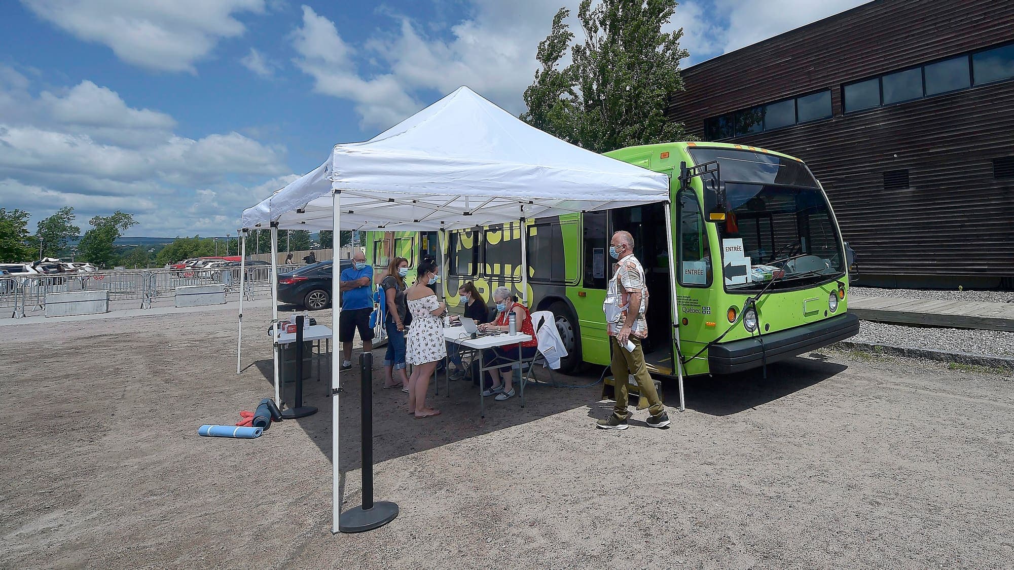 Les premières livraisons de vaccins étaient sécurisées vu l’enjeu majeur qu’elles représentaient.