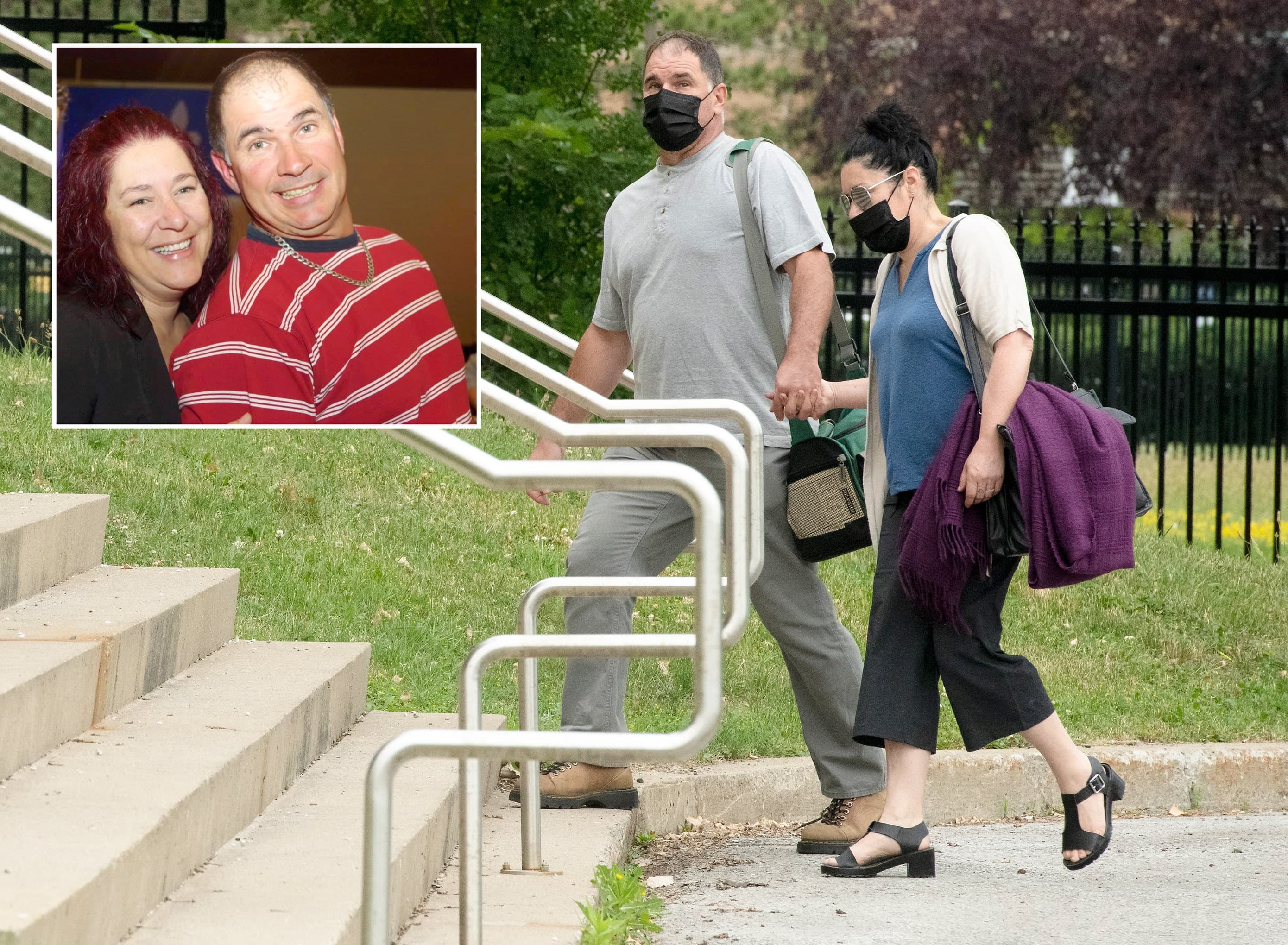Les deux accusés, Guy Dion et Marie-Josée Viau (sans masque en mortaise), à leur arrivée au Centre judiciaire Gouin, mardi.