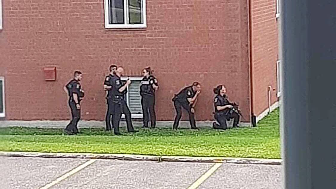 Des policiers croyaient avoir affaire à un meurtrier armé.